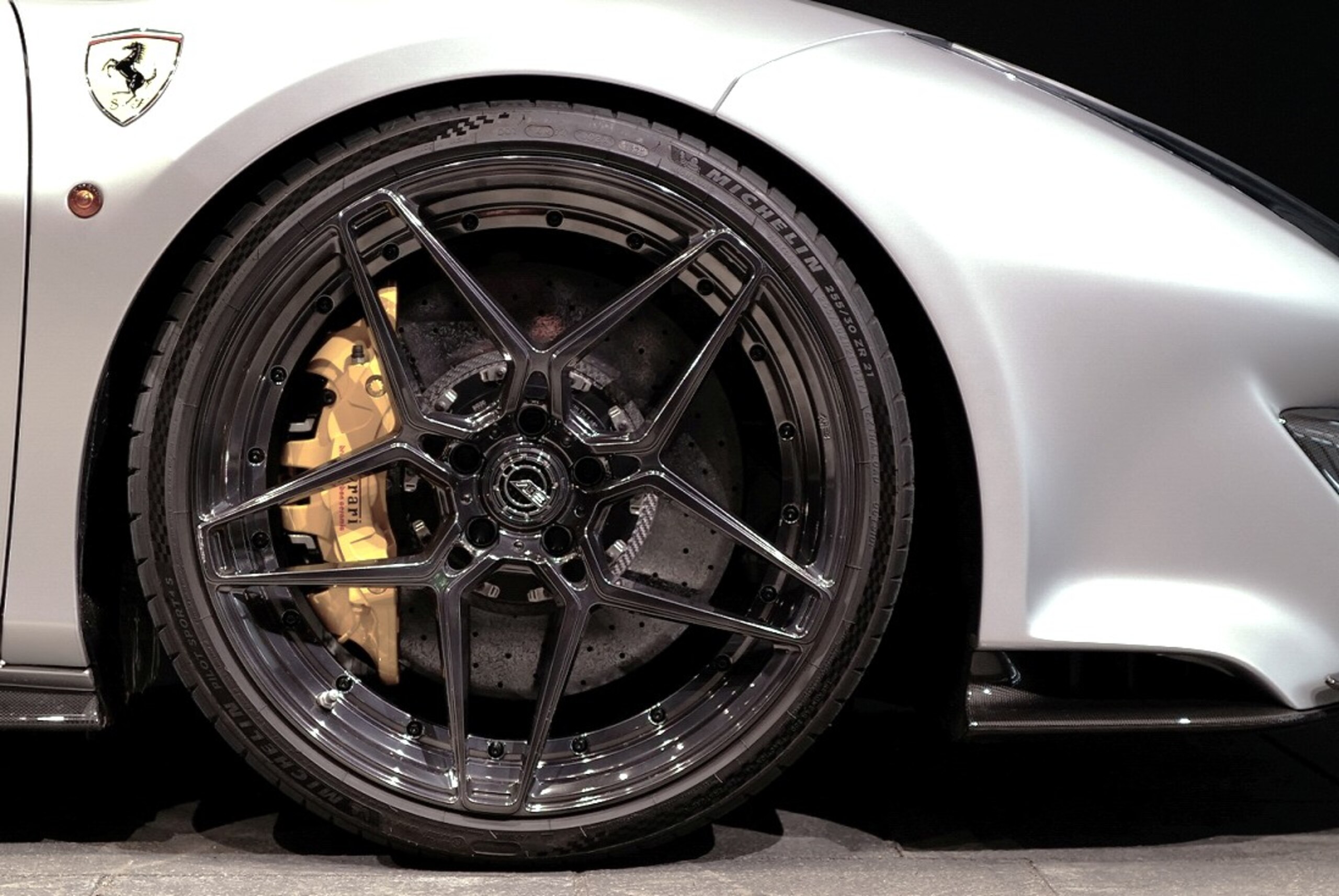 2019 Ferrari 488 Pista — Photo 18 / 21