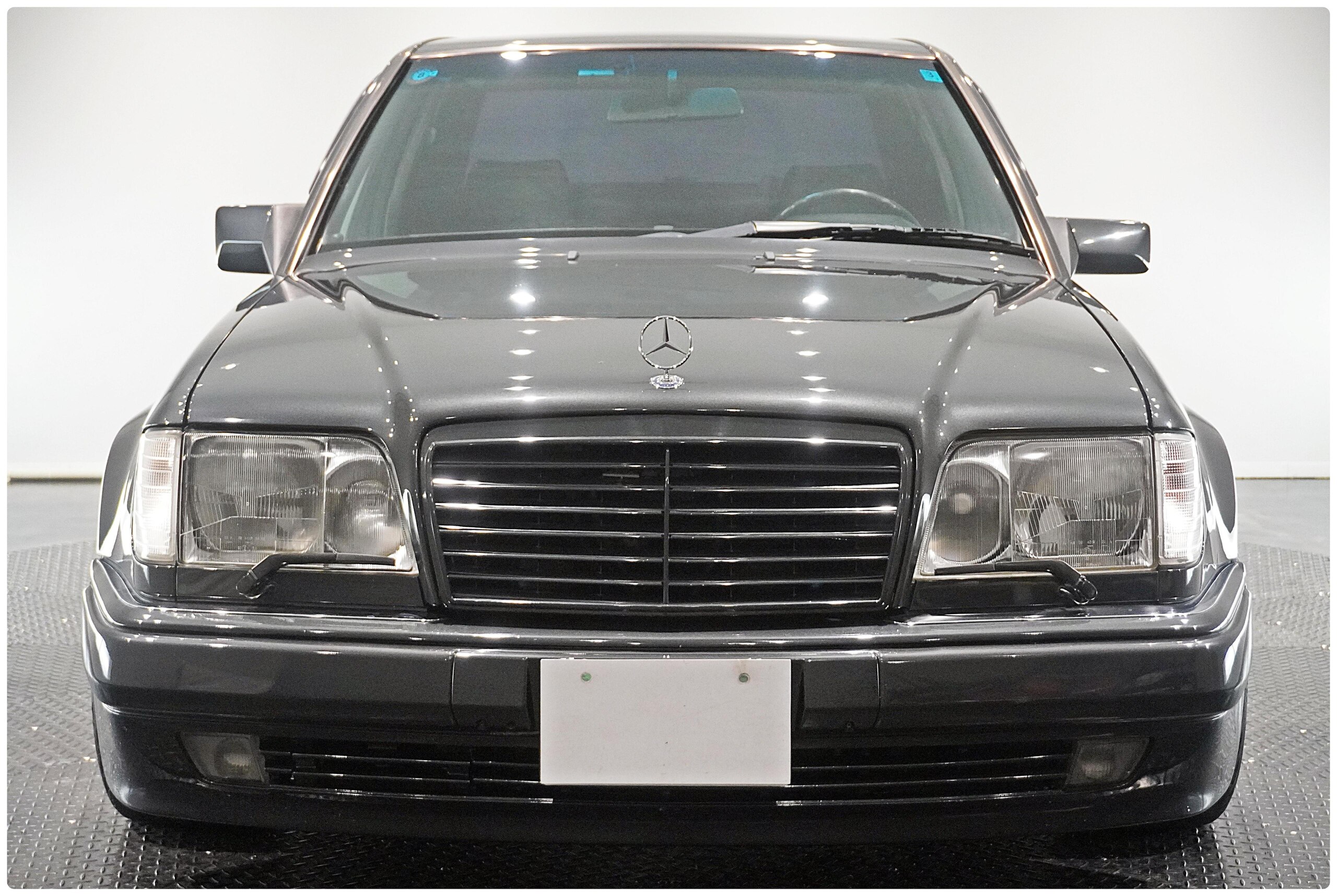 1993 Mercedes Benz 500E WDB1240361B964343 for sale in Japan