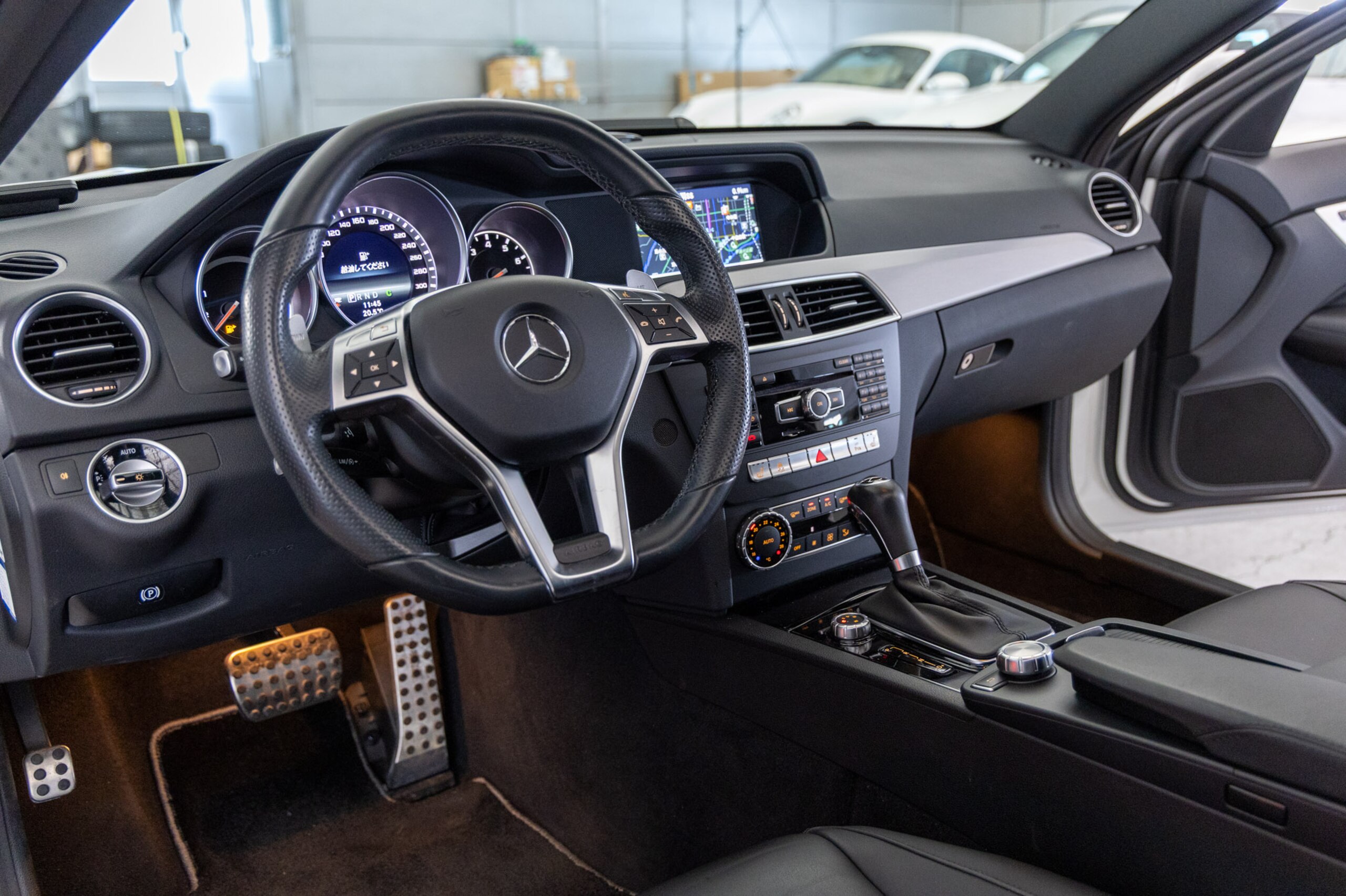 2013 Mercedes Benz C63 AMG Coupe — Photo 9 / 22