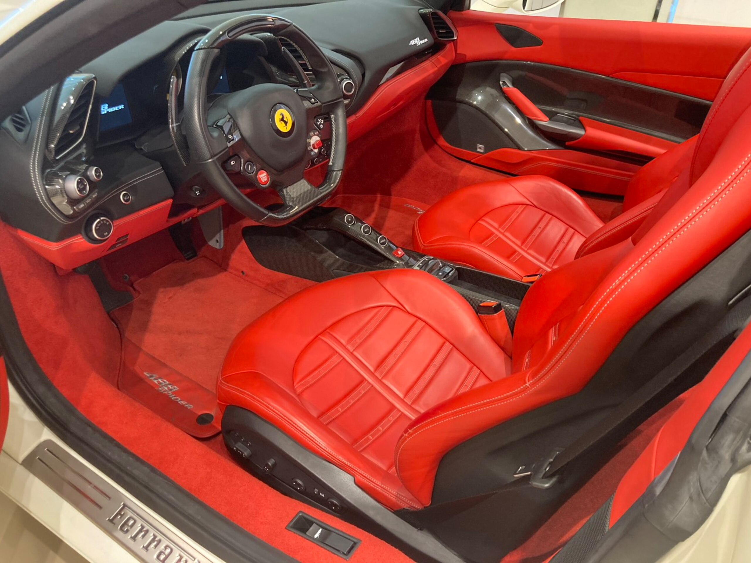 2016 Ferrari 488 Spider — Photo 17 / 35