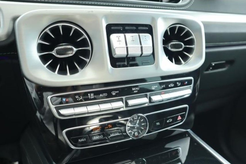 2018 Mercedes Benz G63 AMG — Photo 12 / 15