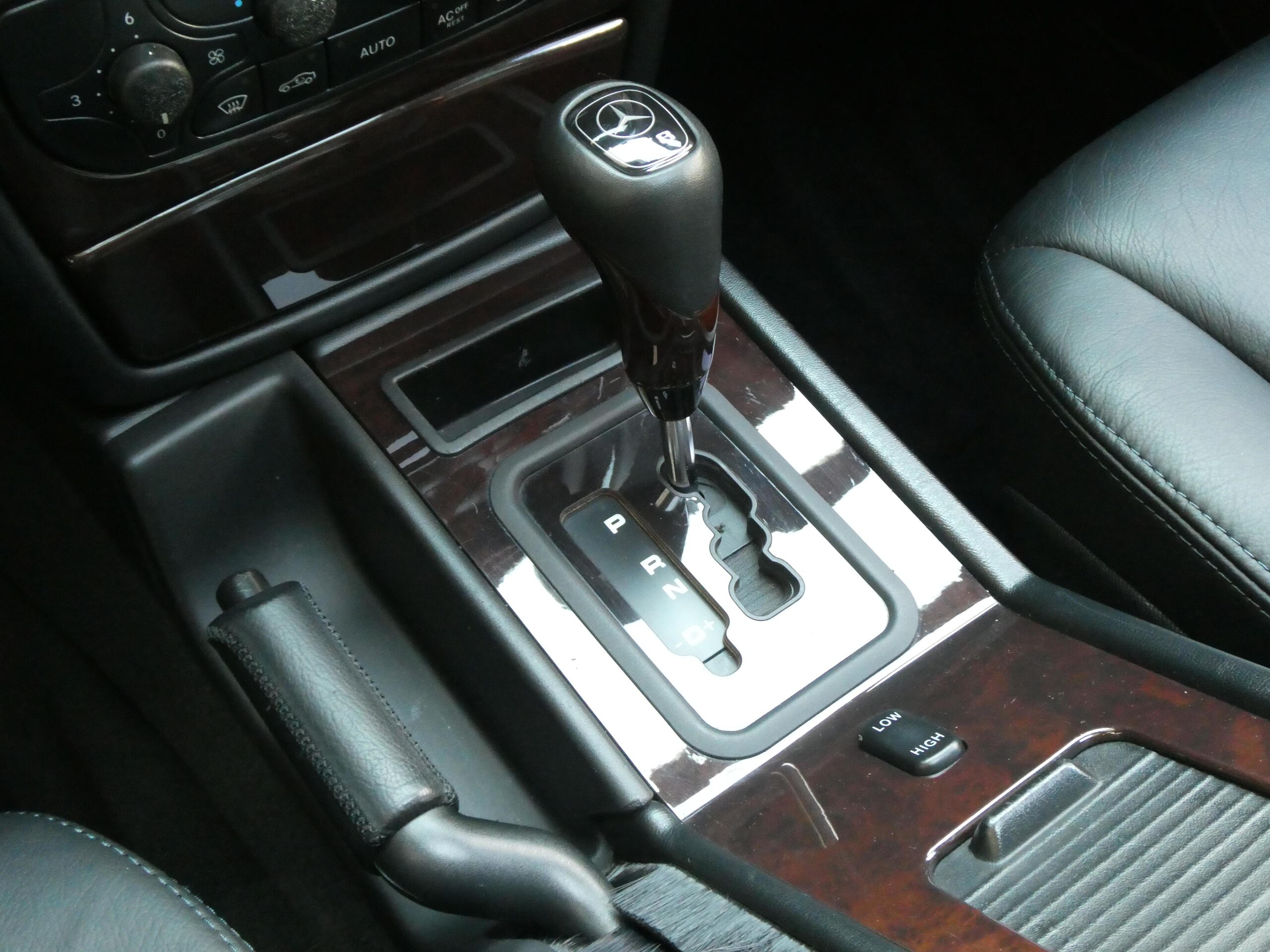 2003 Mercedes Benz G320 — Photo 16 / 28