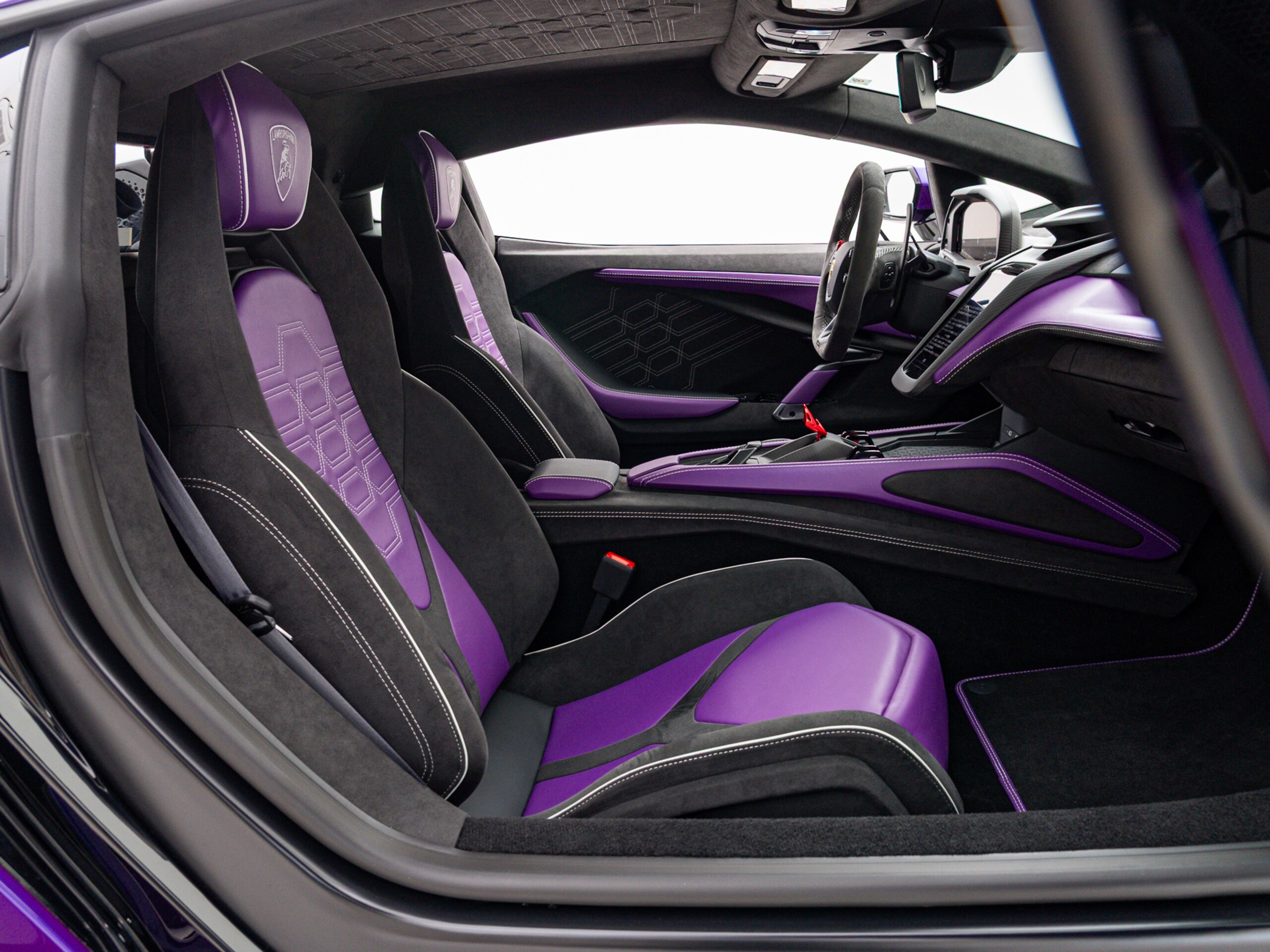 2024 Lamborghini Revuelto — Photo 17 / 23