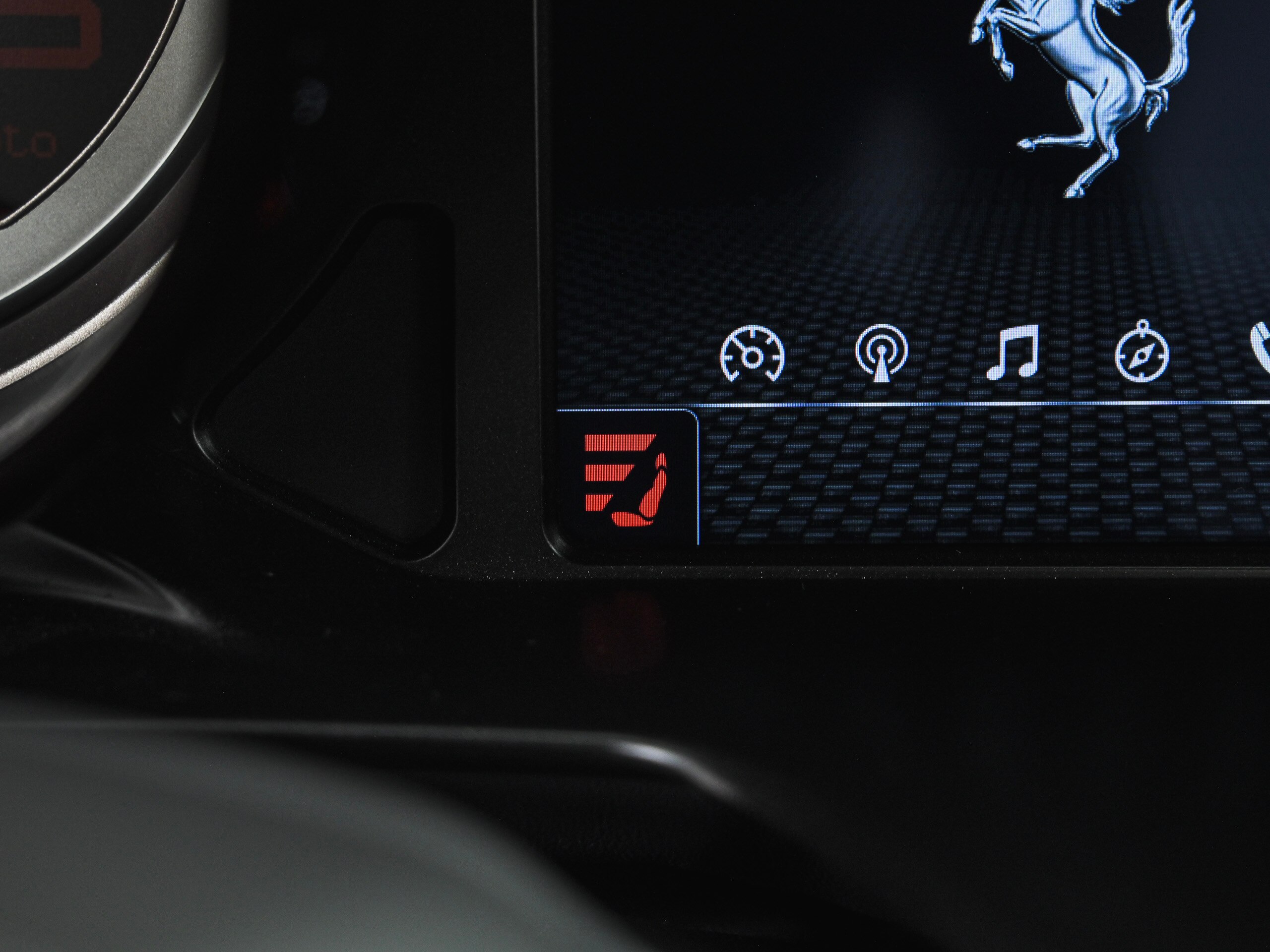 2021 Ferrari 812 Superfast — Photo 24 / 31
