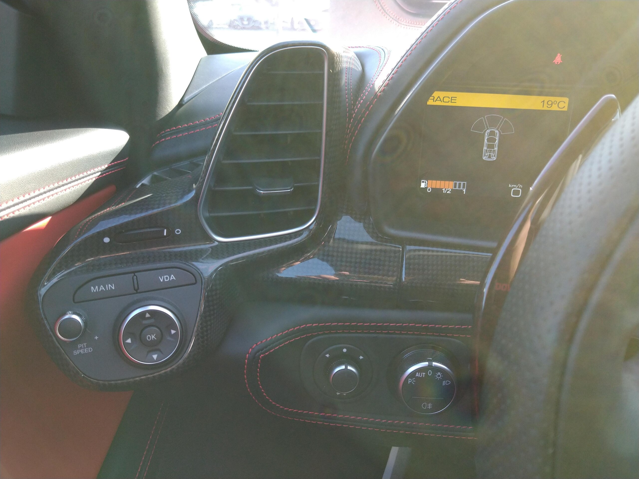 2015 Ferrari 458 Spider — Photo 18 / 26