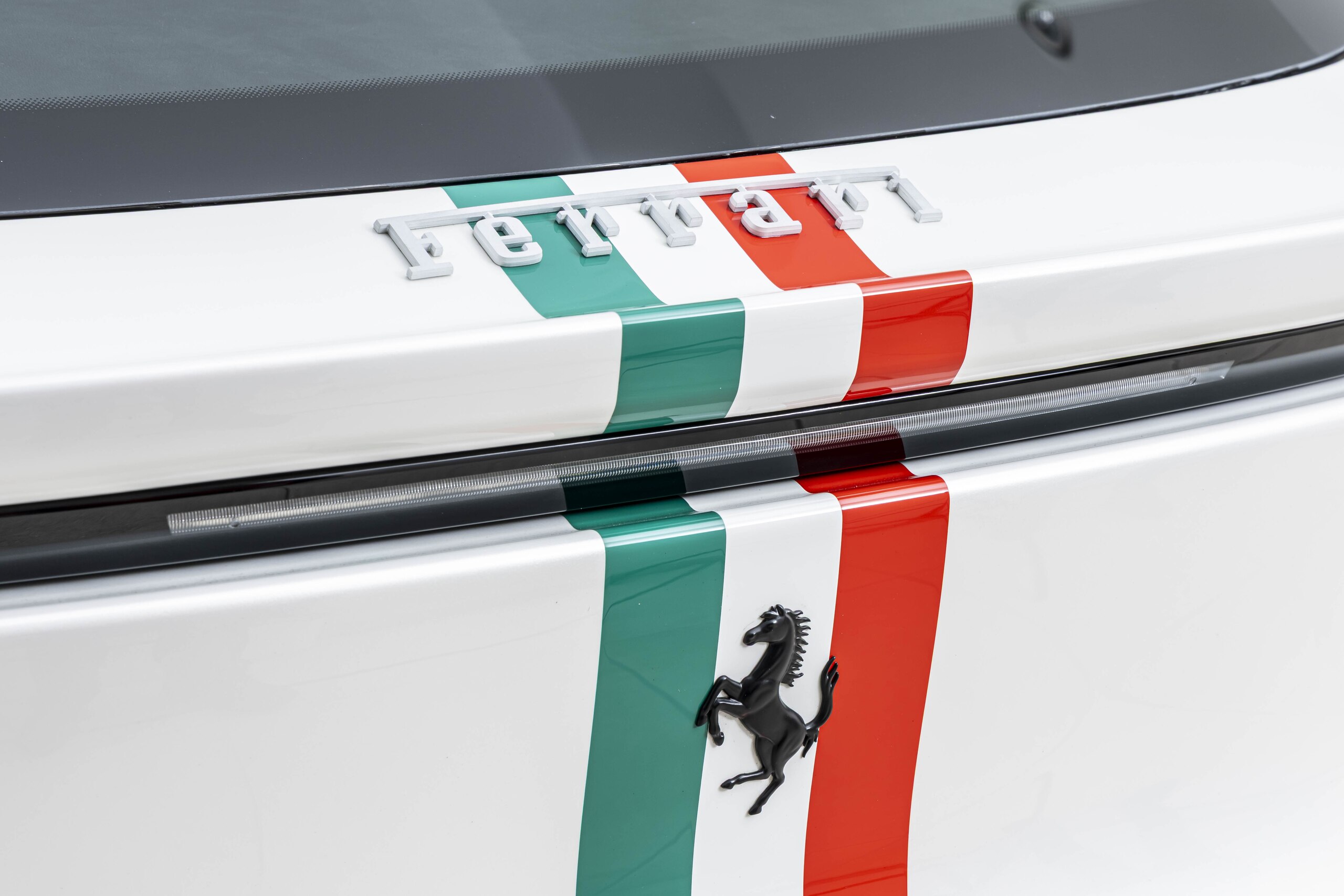 2025 Ferrari Purosangue — Photo 24 / 32