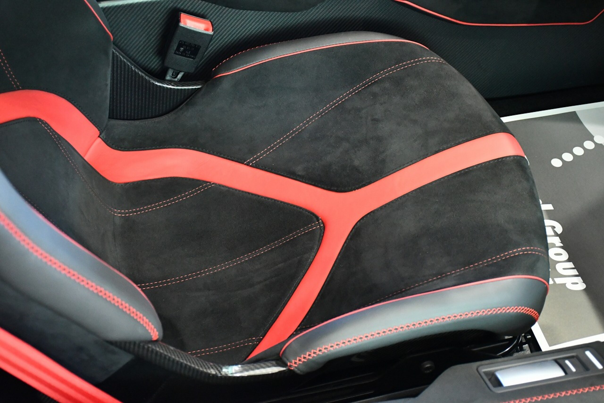 2019 Lamborghini Aventador SVJ — Photo 37 / 46