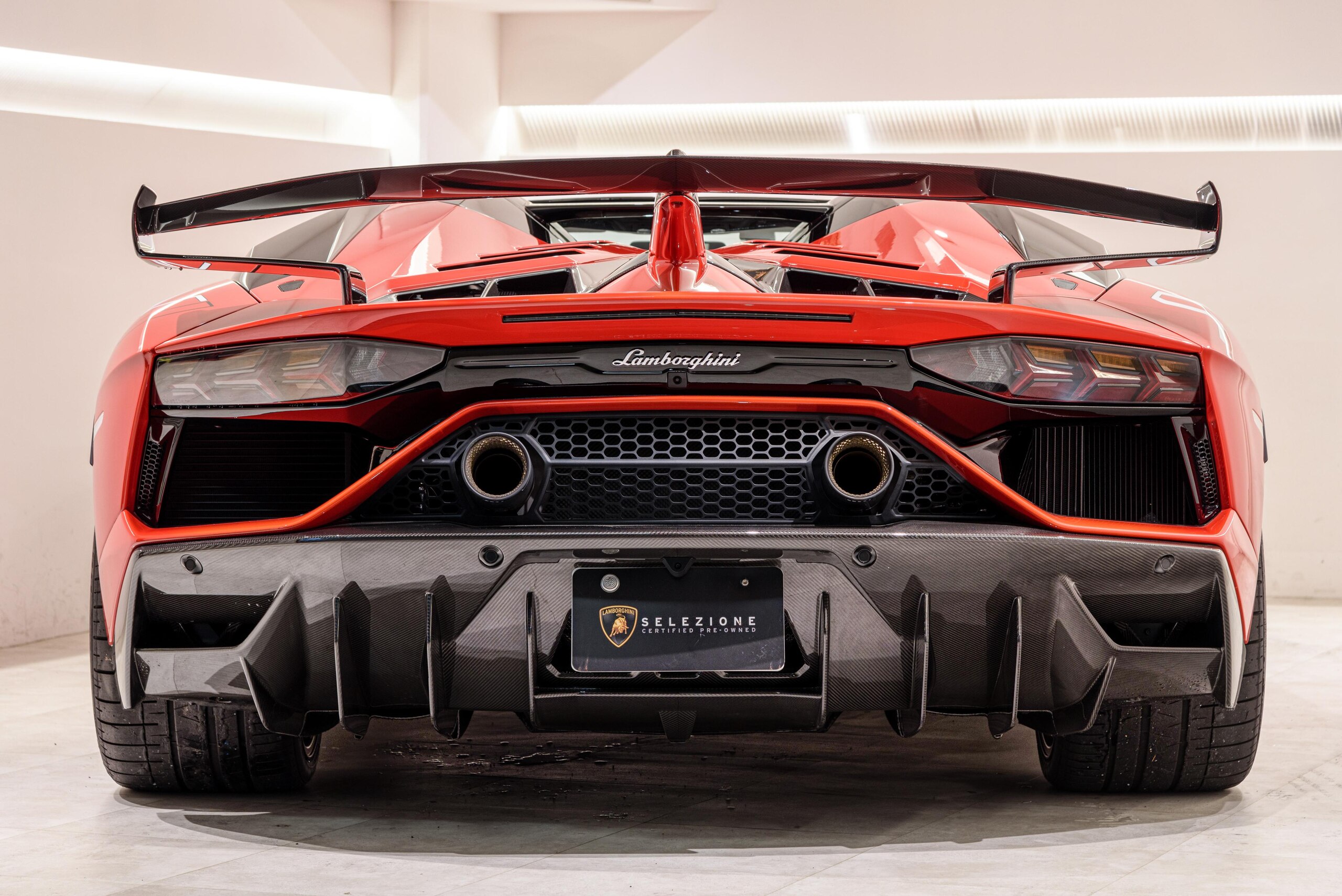 2021 Lamborghini Aventador SVJ Roadster — Photo 15 / 35