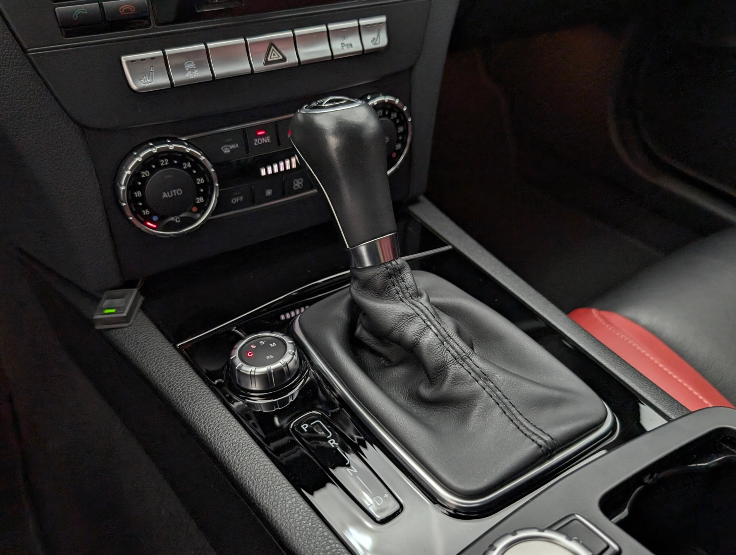 2012 Mercedes Benz C63 AMG — Photo 16 / 21