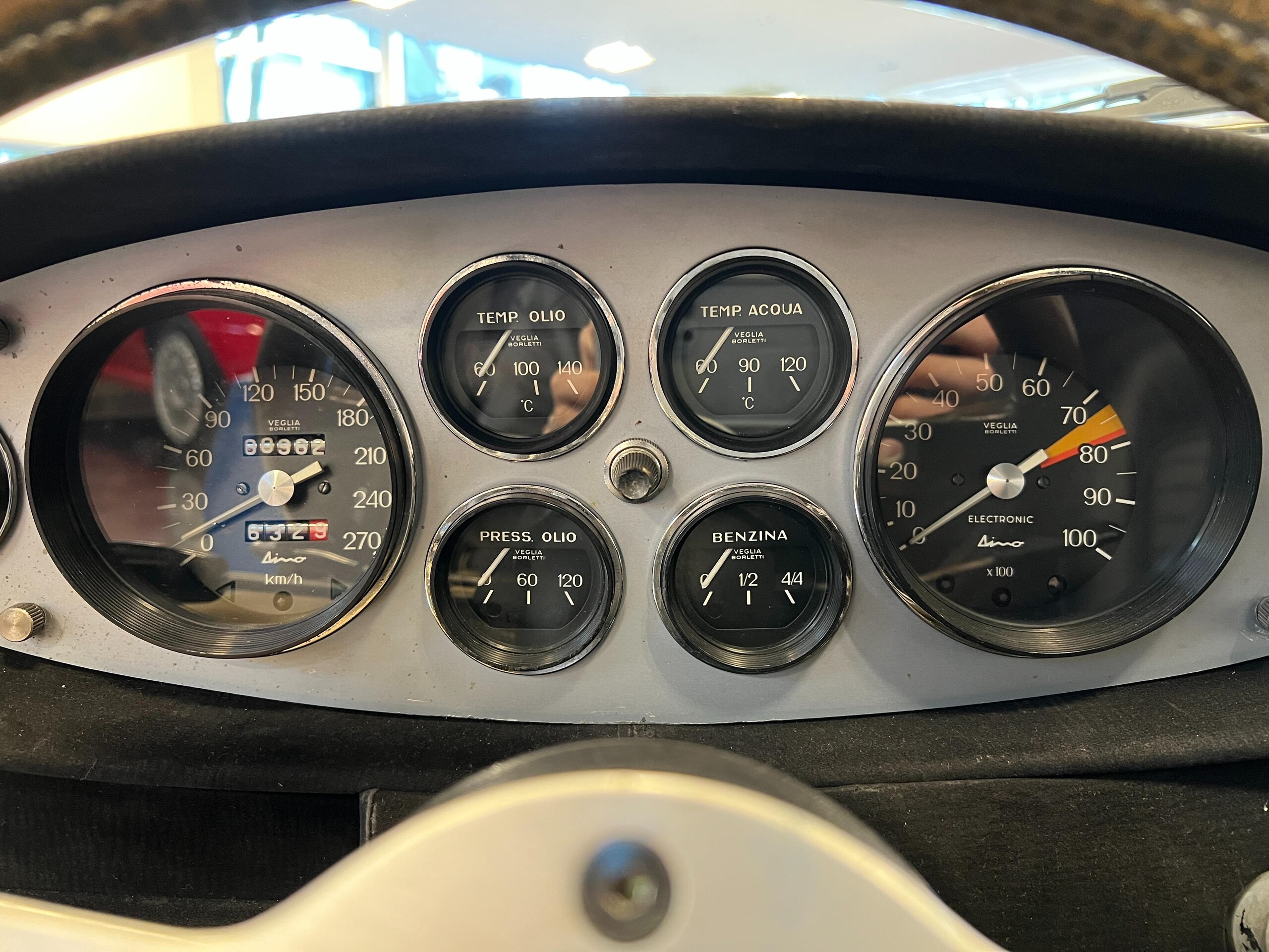 1971 Ferrari DINO 246GT — Photo 9 / 15