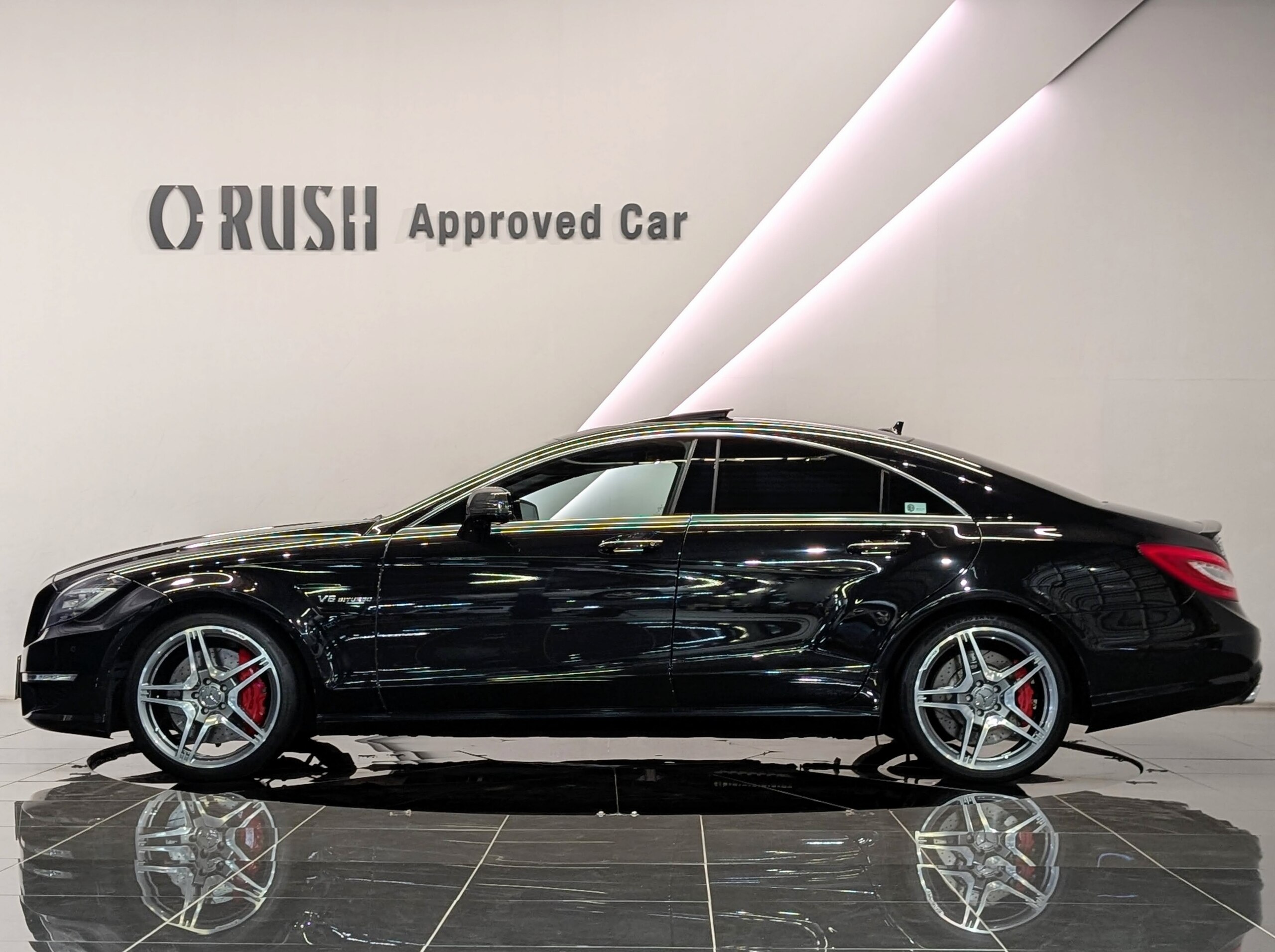 2012 Mercedes Benz CLS63 AMG — Photo 11 / 38