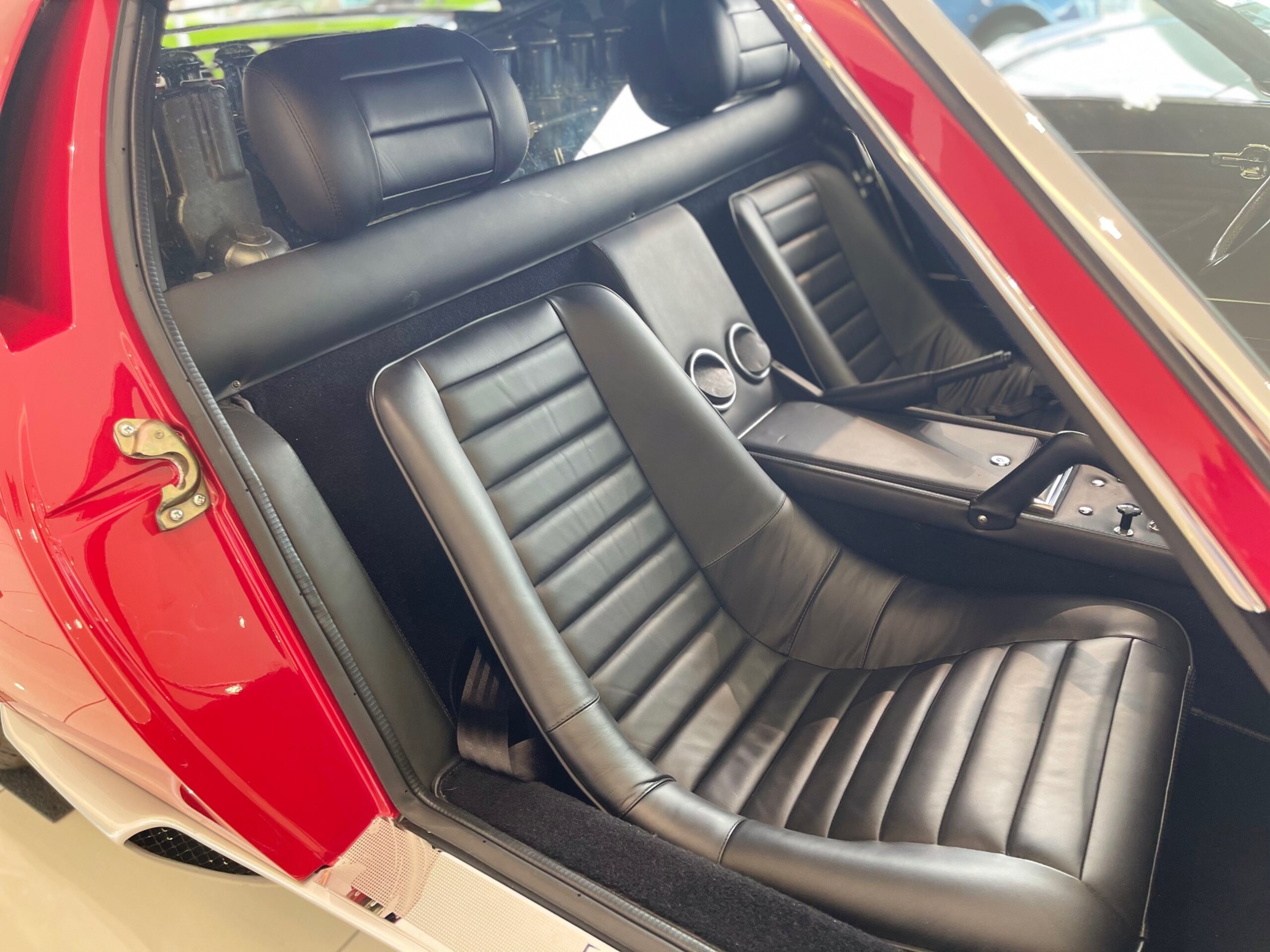 1971 Lamborghini Miura P400S — Photo 18 / 20
