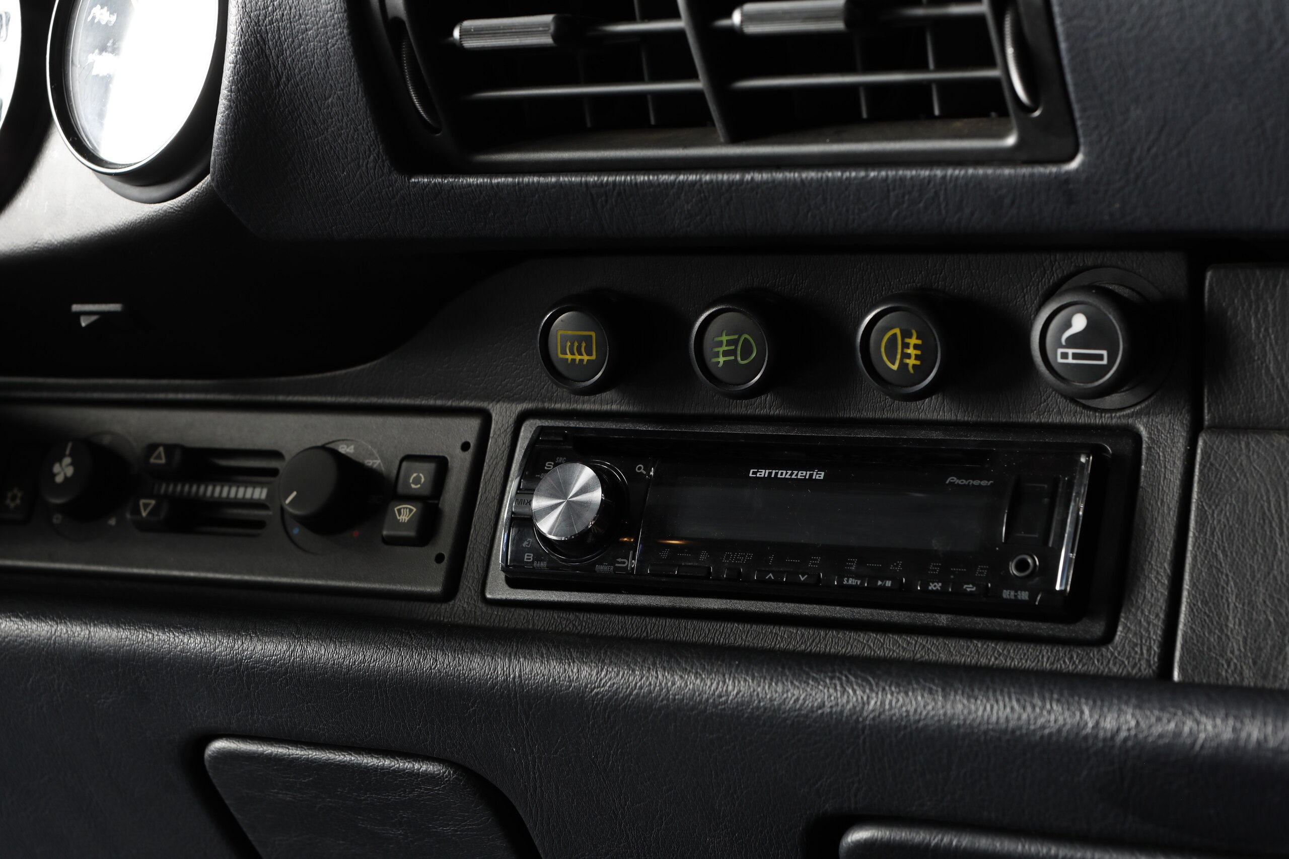 1992 Porsche 911 Carrera 2 — Photo 10 / 21