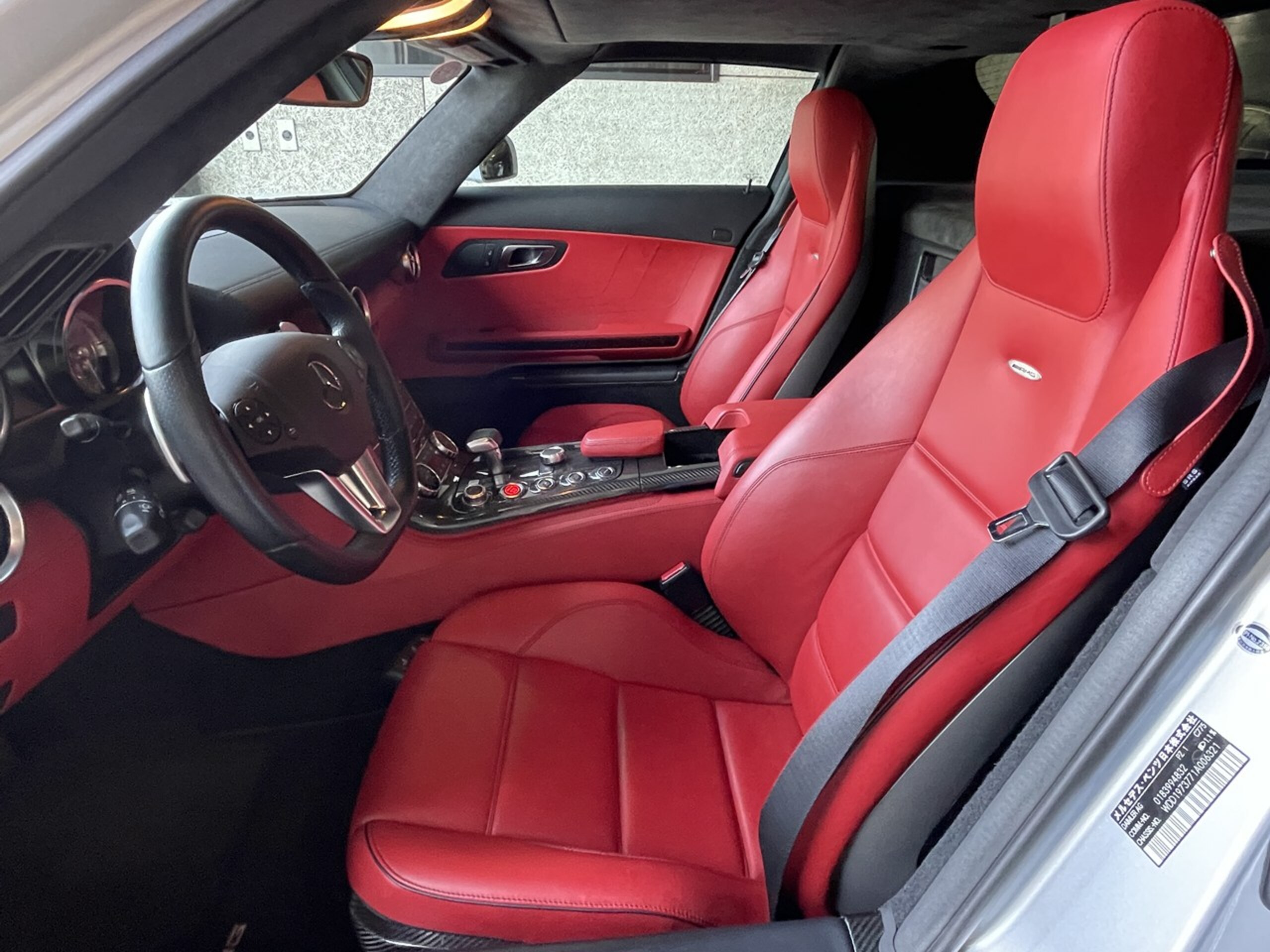 2011 Mercedes Benz SLS AMG — Photo 10 / 23