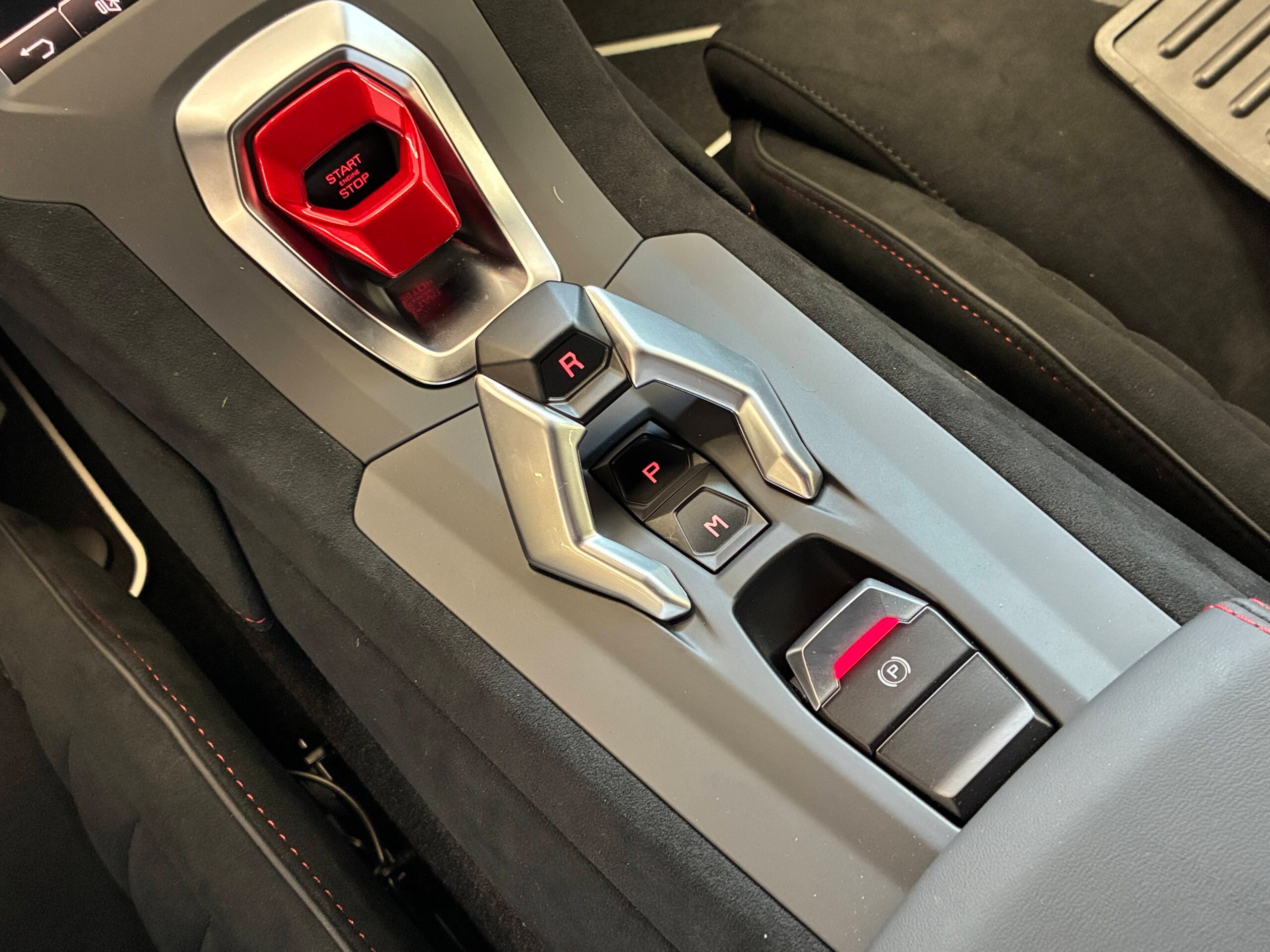 2022 Lamborghini Huracán STO — Photo 14 / 18