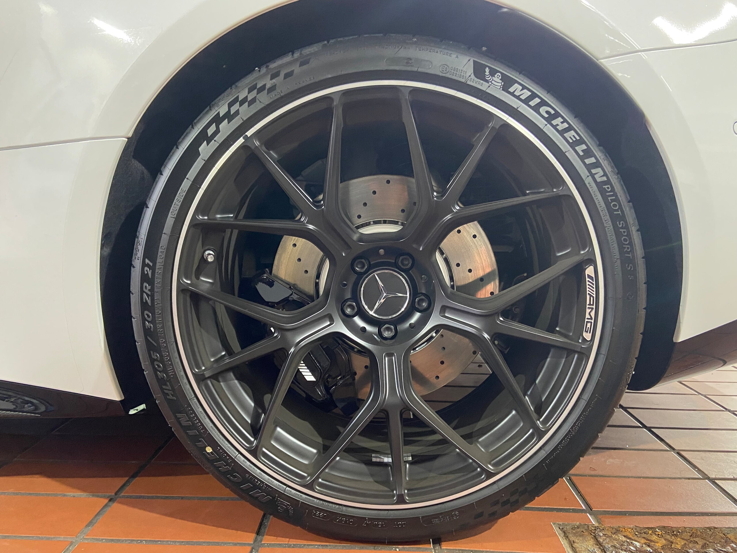 2024 Mercedes Benz AMG GT63 4Matic+ — Photo 21 / 22