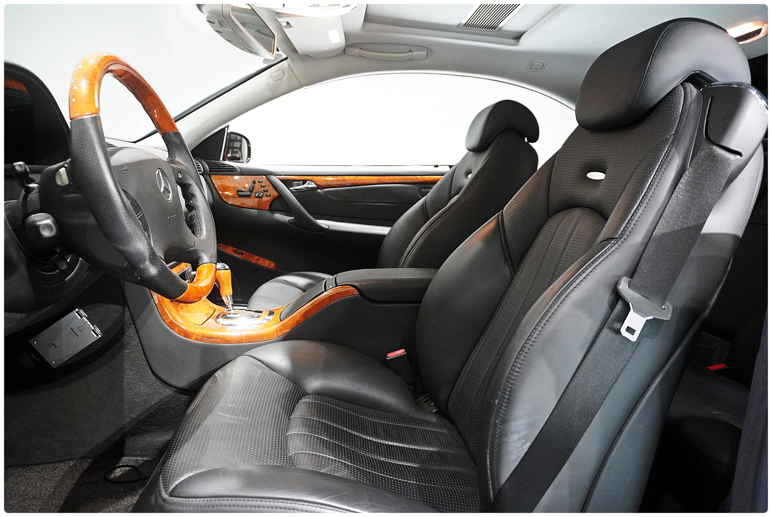 2004 Mercedes Benz CL55 AMG — Photo 11 / 24