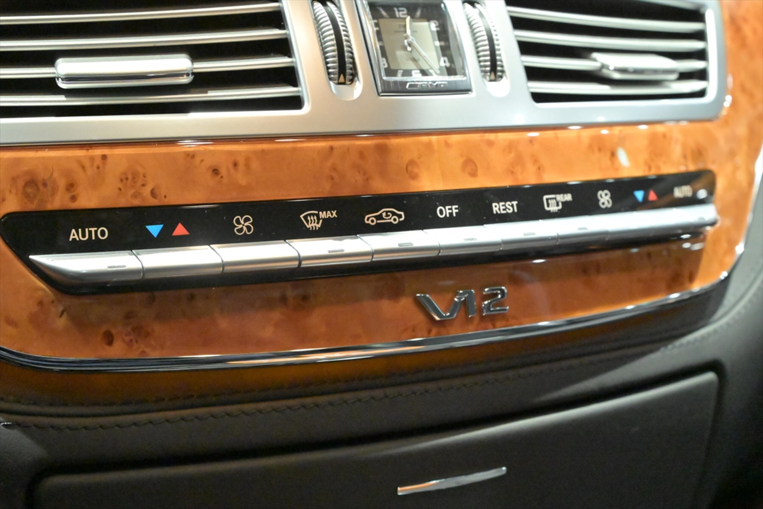 2009 Mercedes Benz S65 AMG Long — Photo 10 / 17