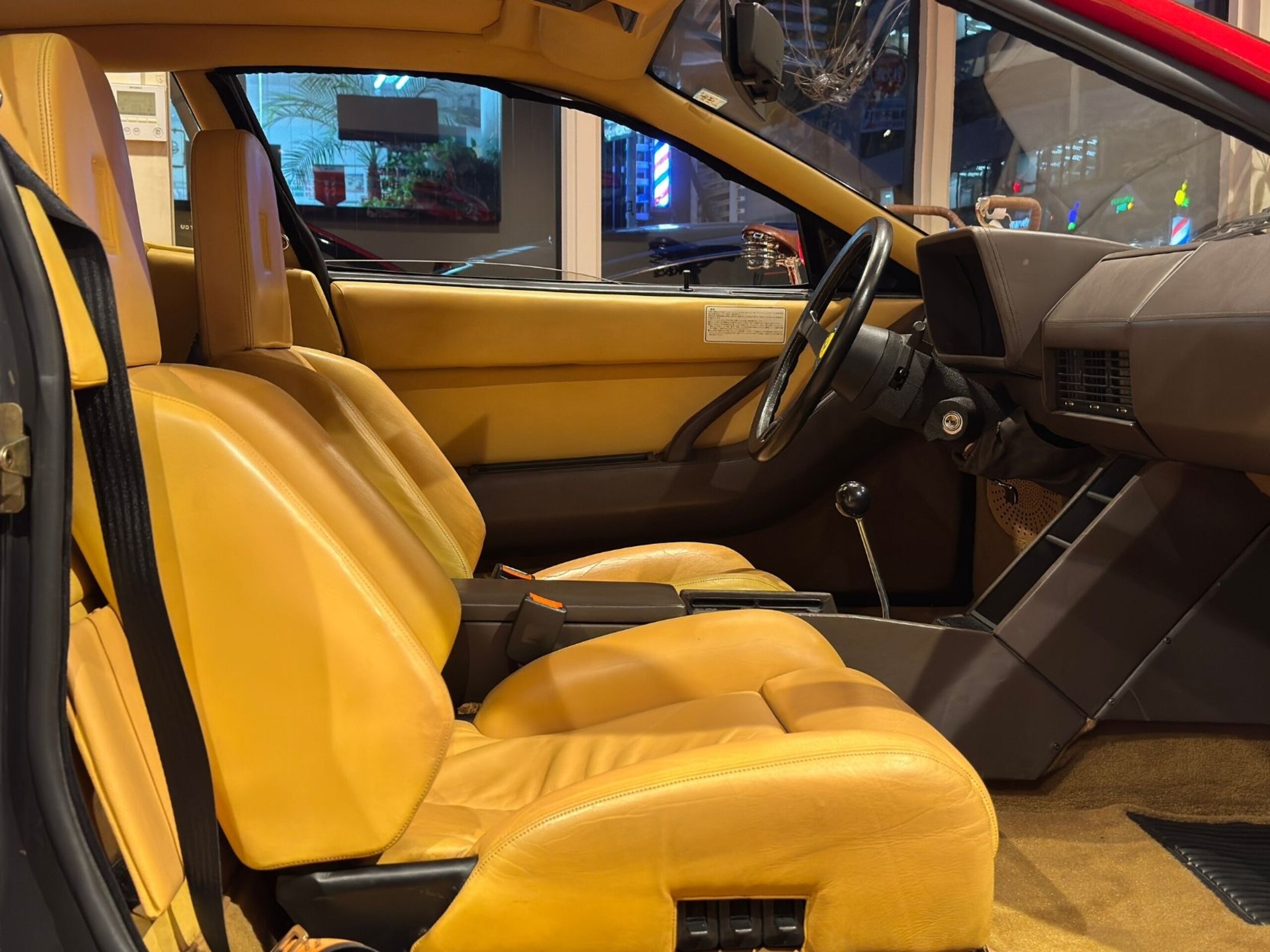 1988 Ferrari Testarossa — Photo 16 / 19