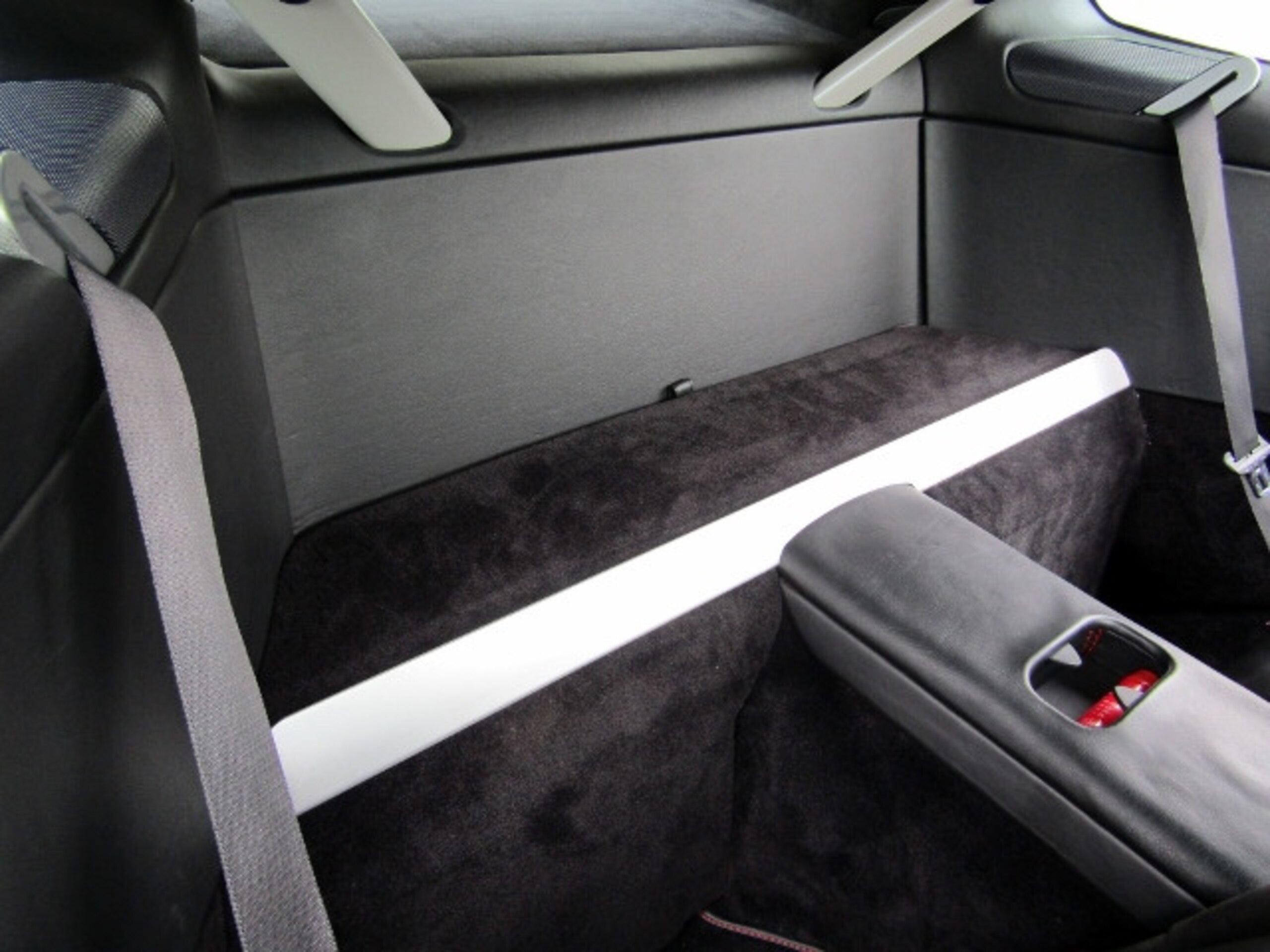 2006 Aston Martin Vantage — Photo 12 / 15
