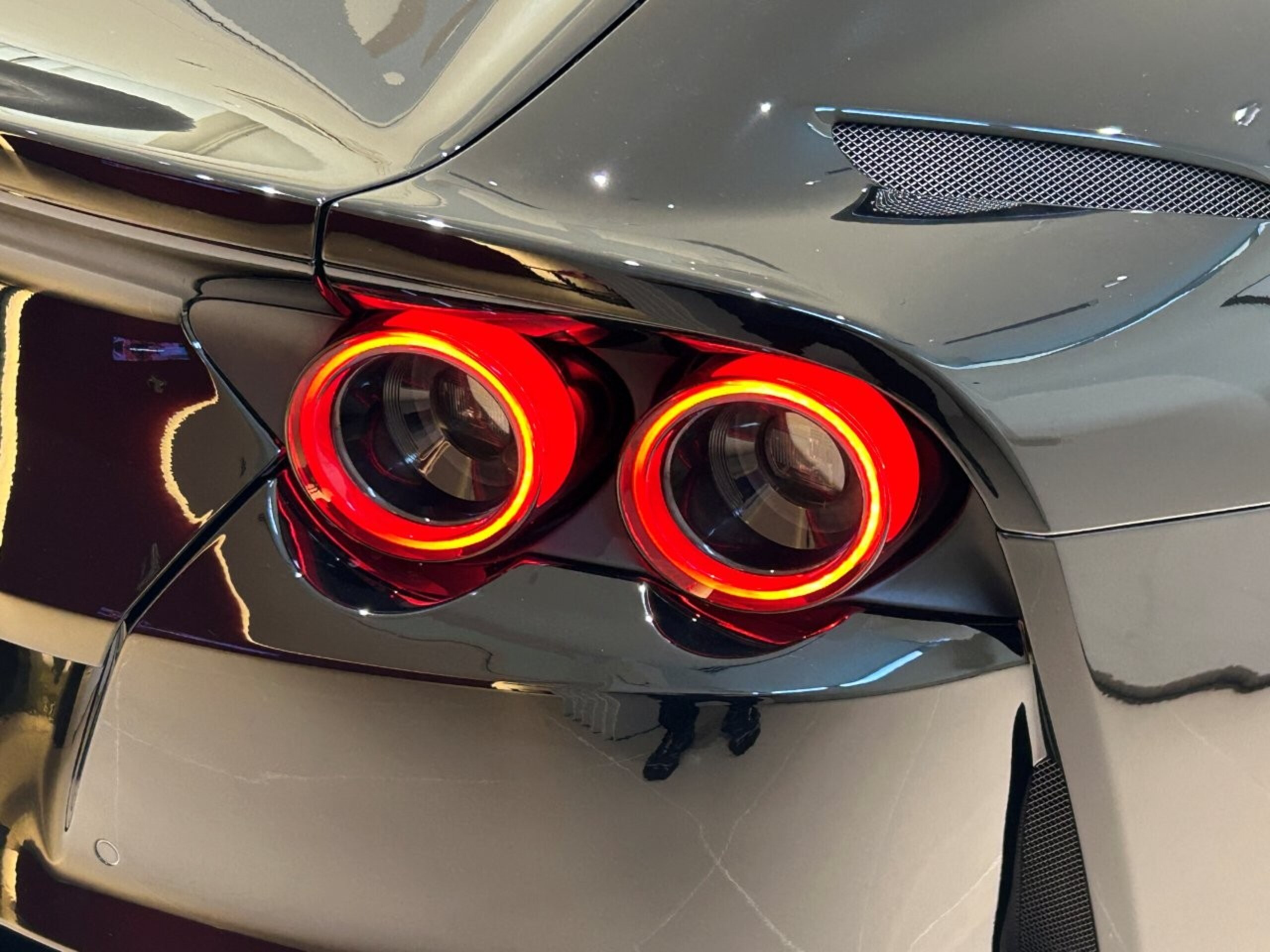 2021 Ferrari 812GTS — Photo 16 / 21