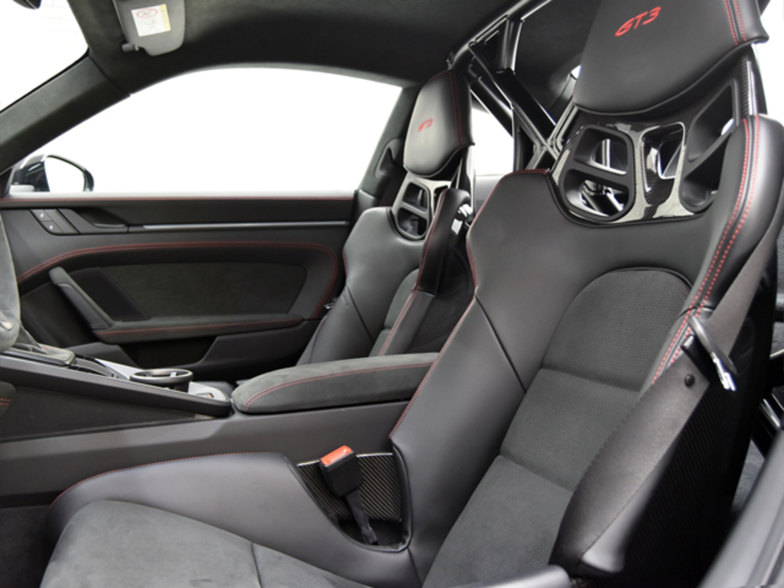 2023 Porsche 911 GT3 — Photo 7 / 16