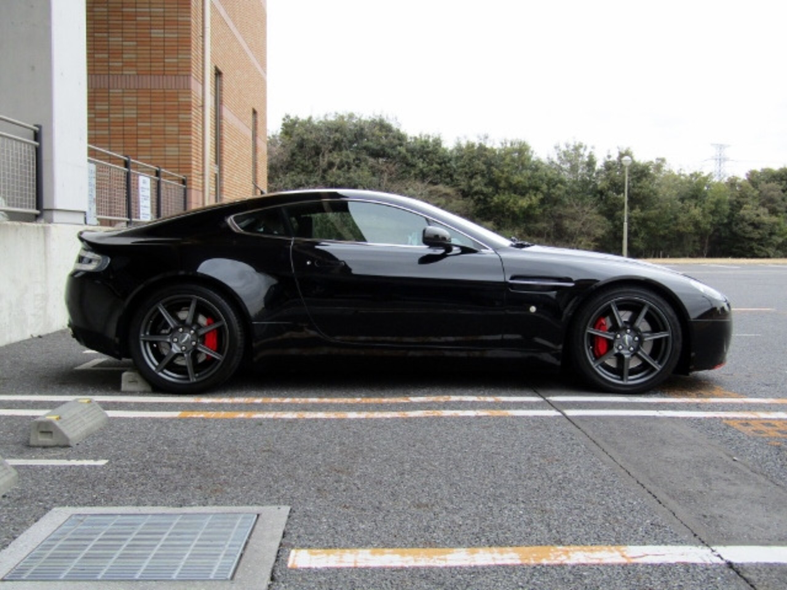 2006 Aston Martin Vantage — Photo 6 / 15
