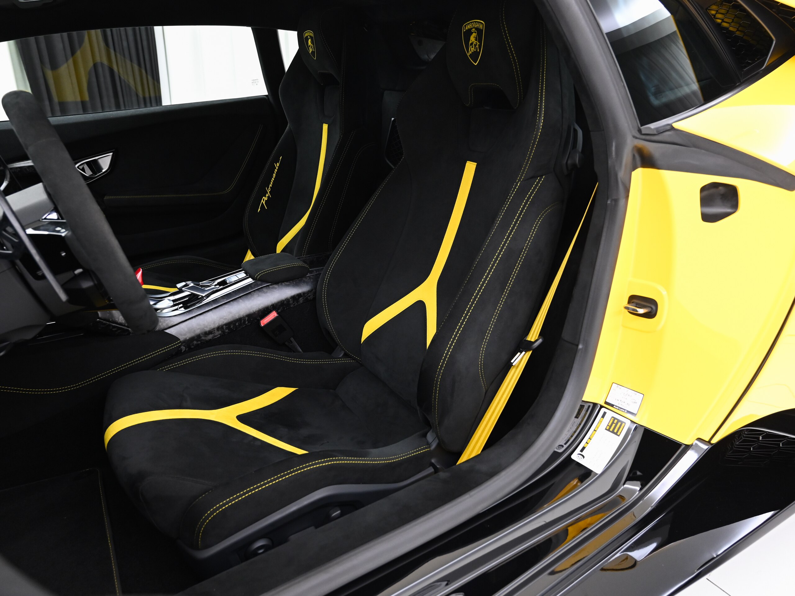 2019 Lamborghini Huracán Performante — Photo 8 / 24