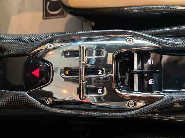 2021 Ferrari SF90 Stradale — Photo 12 / 15