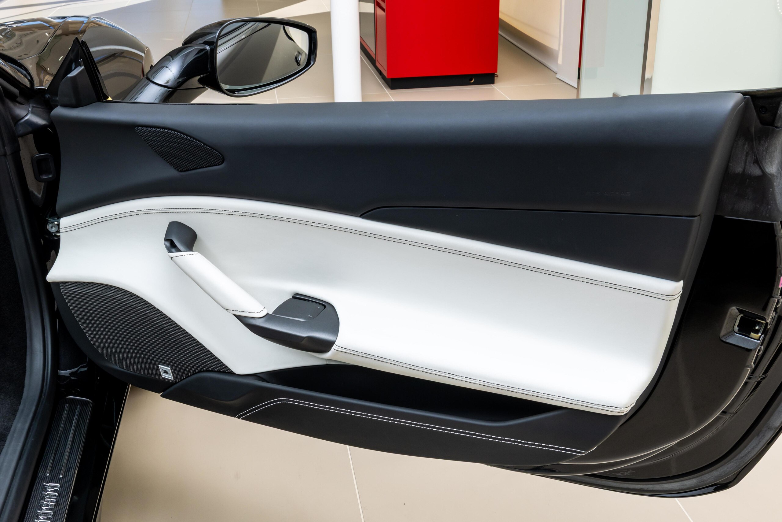 2016 Ferrari 488 Spider — Photo 33 / 35
