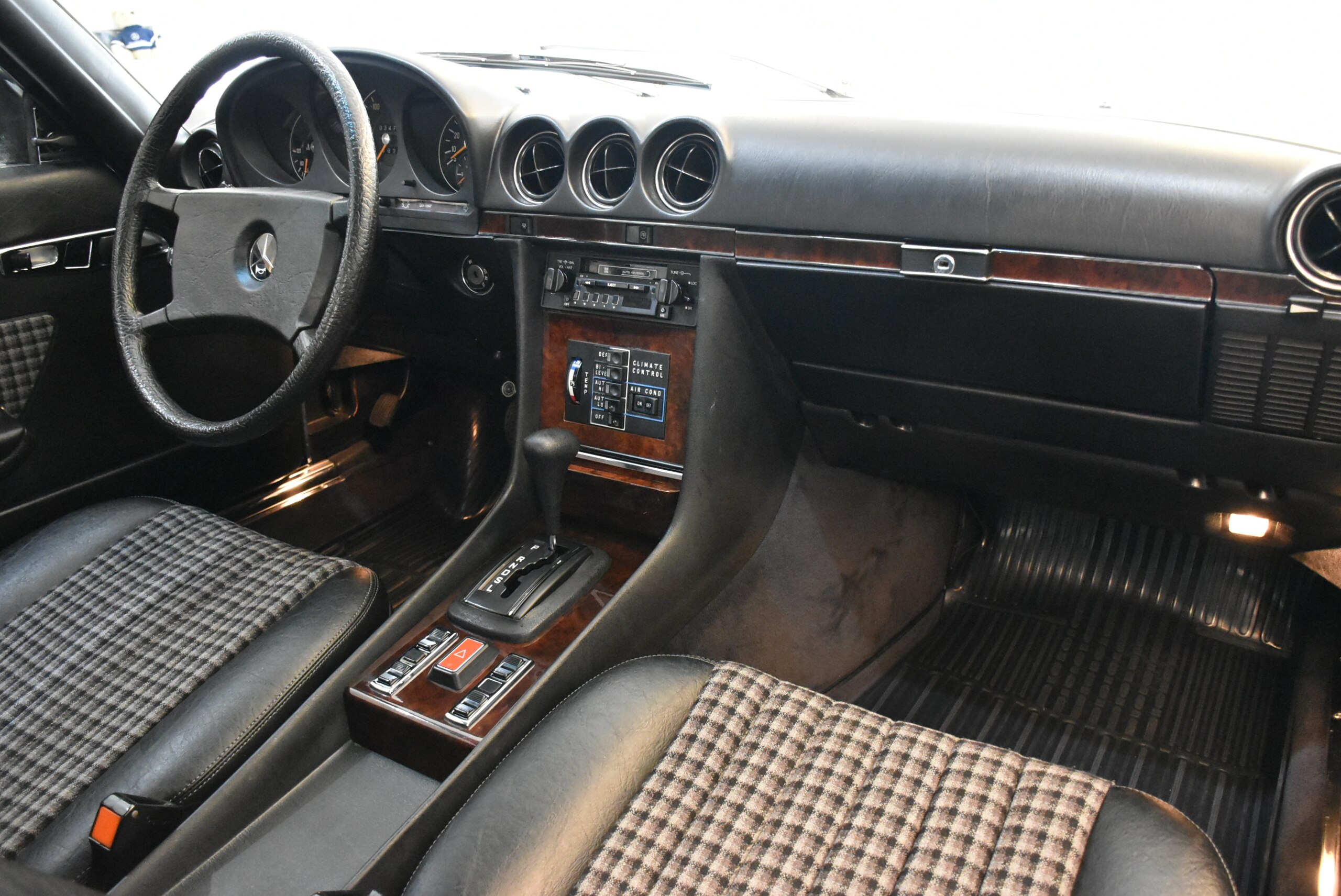 1980 Mercedes Benz 450SLC — Photo 9 / 17