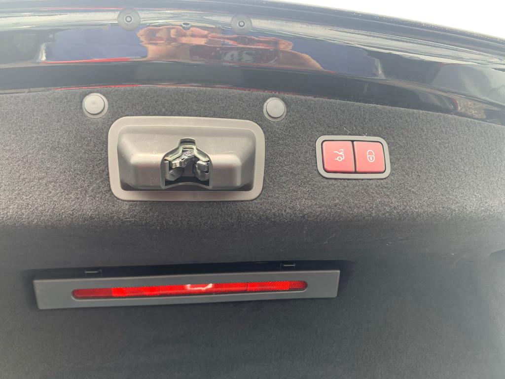 2016 Mercedes Benz S300H — Photo 18 / 21