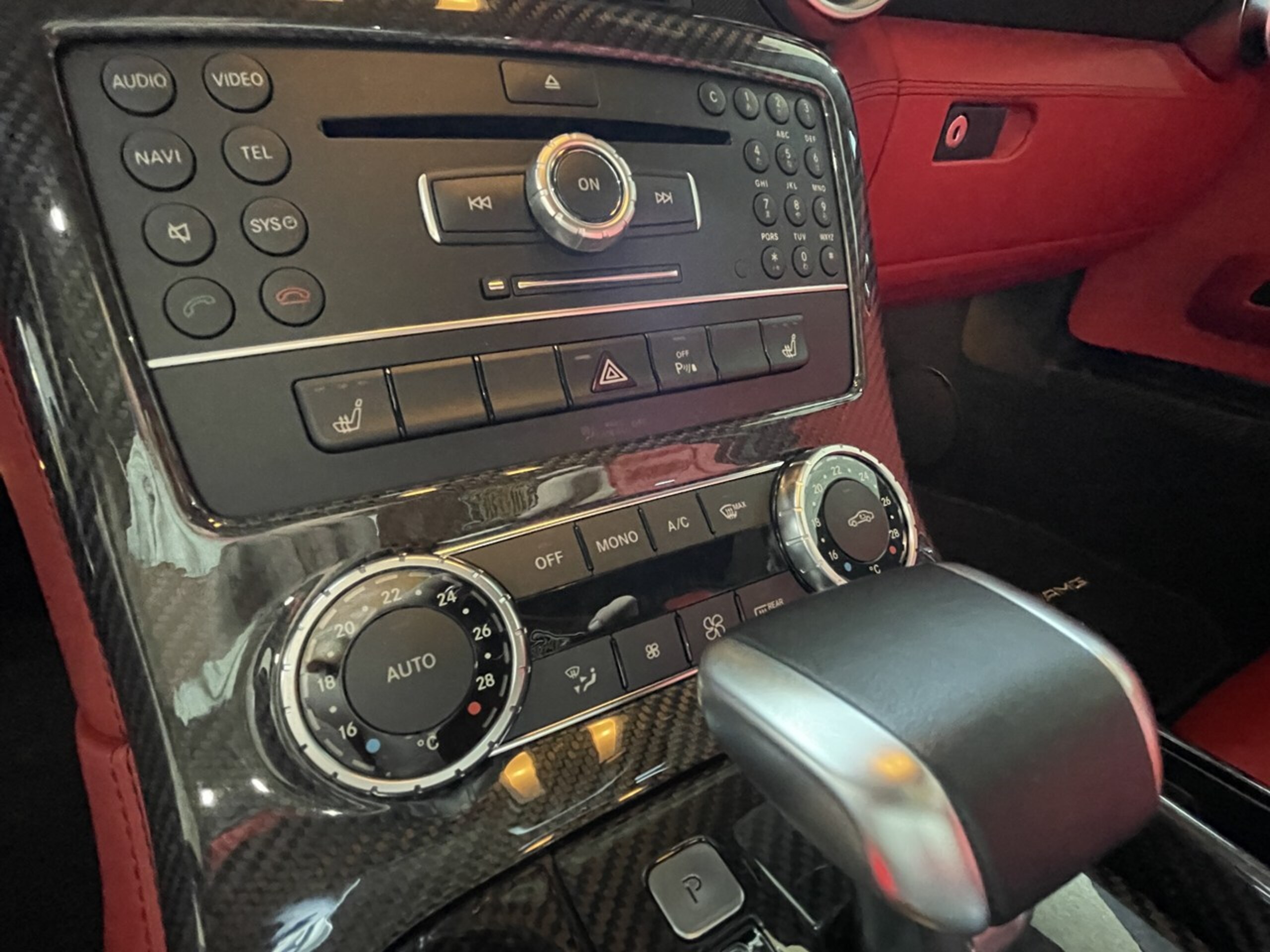 2011 Mercedes Benz SLS AMG — Photo 14 / 23