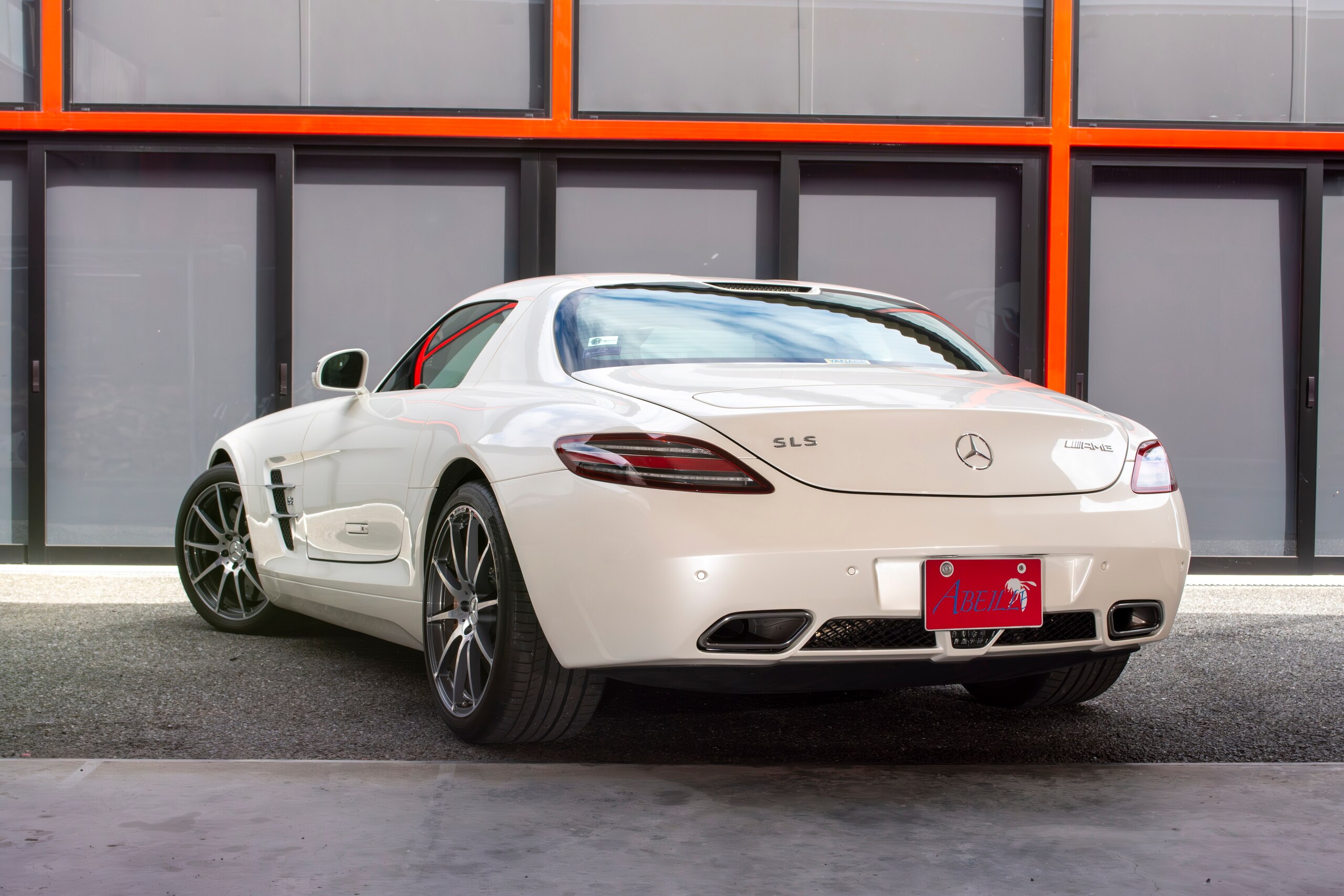 2010 Mercedes Benz SLS AMG — Photo 7 / 23