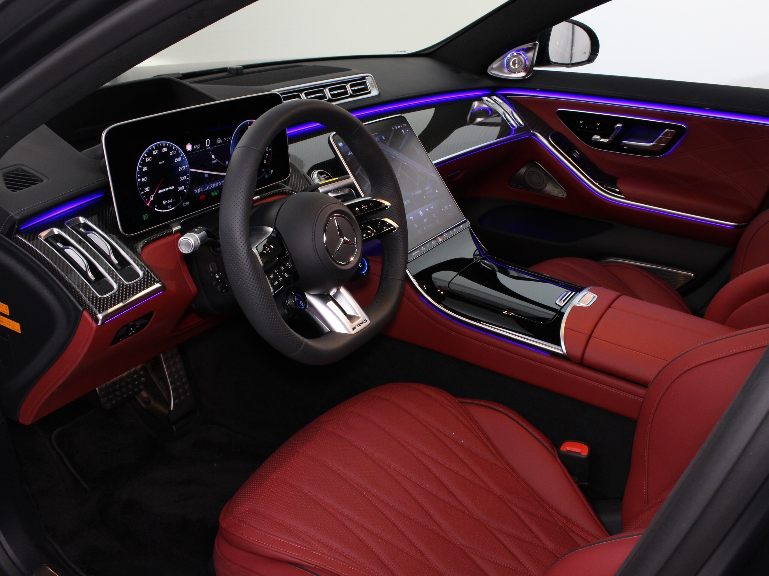 2024 Mercedes Benz AMG S63 E Performance — Photo 7 / 20