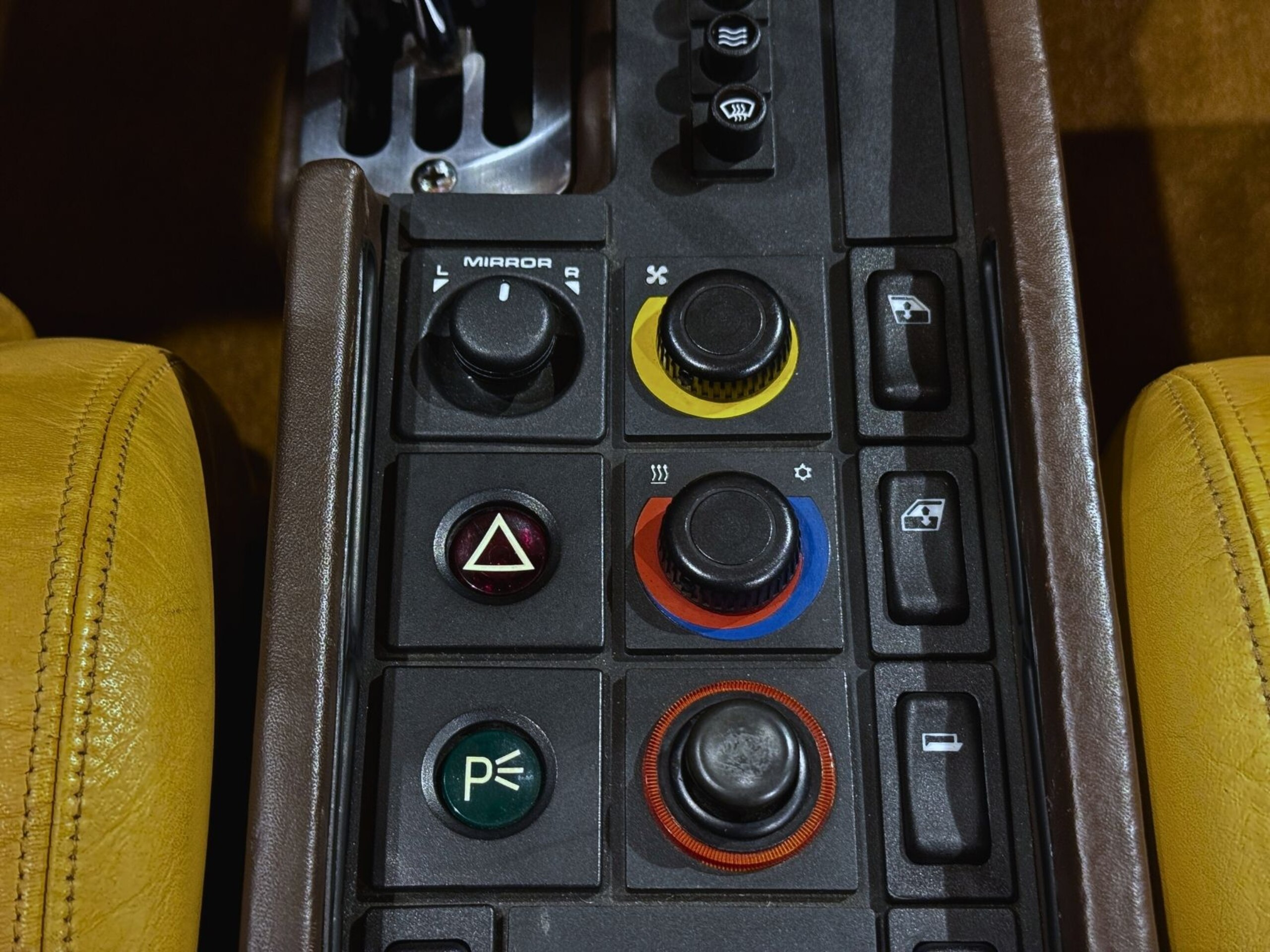 1988 Ferrari Testarossa — Photo 14 / 19