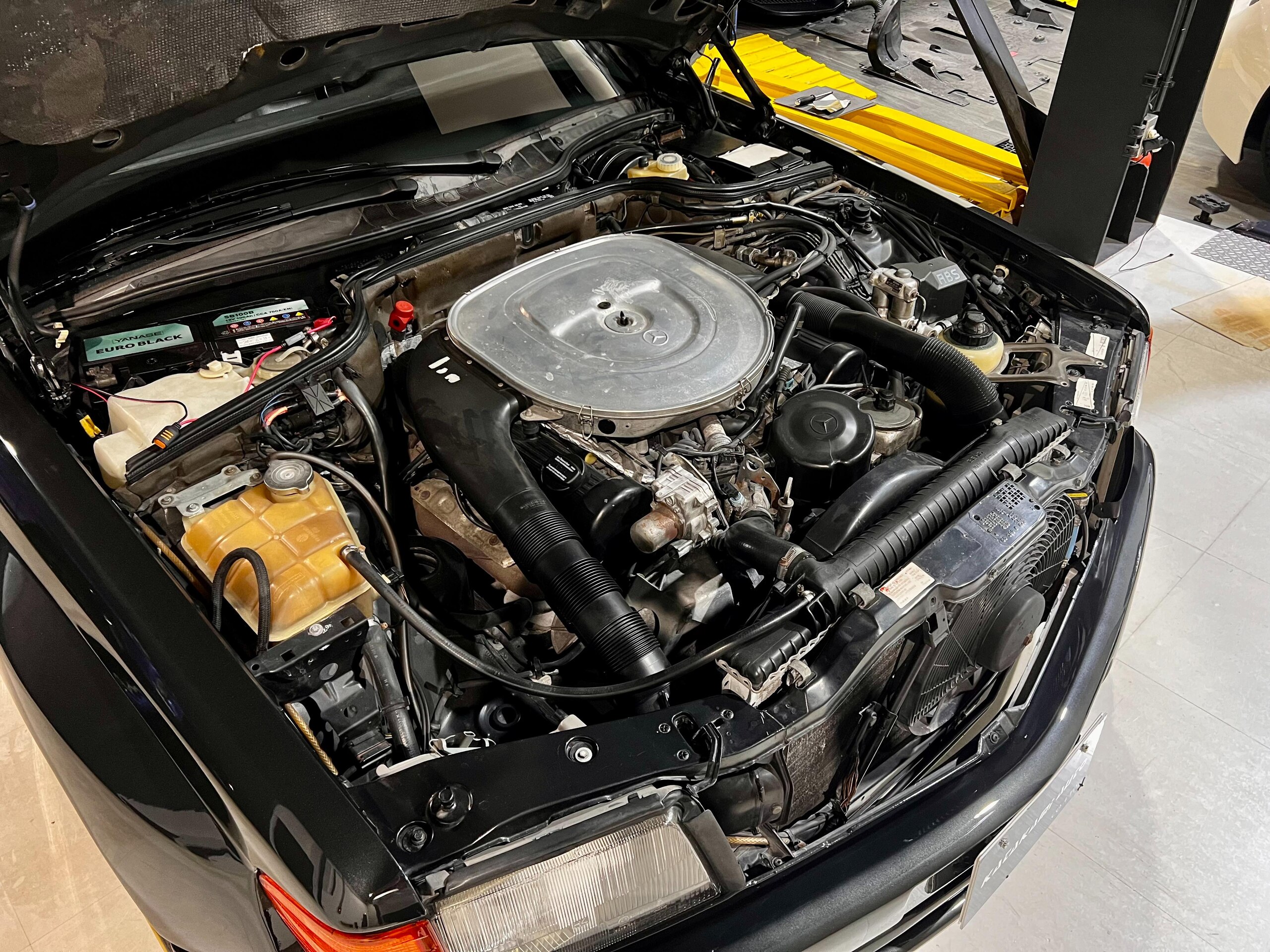 1989 Mercedes Benz 560SEC — Photo 18 / 19