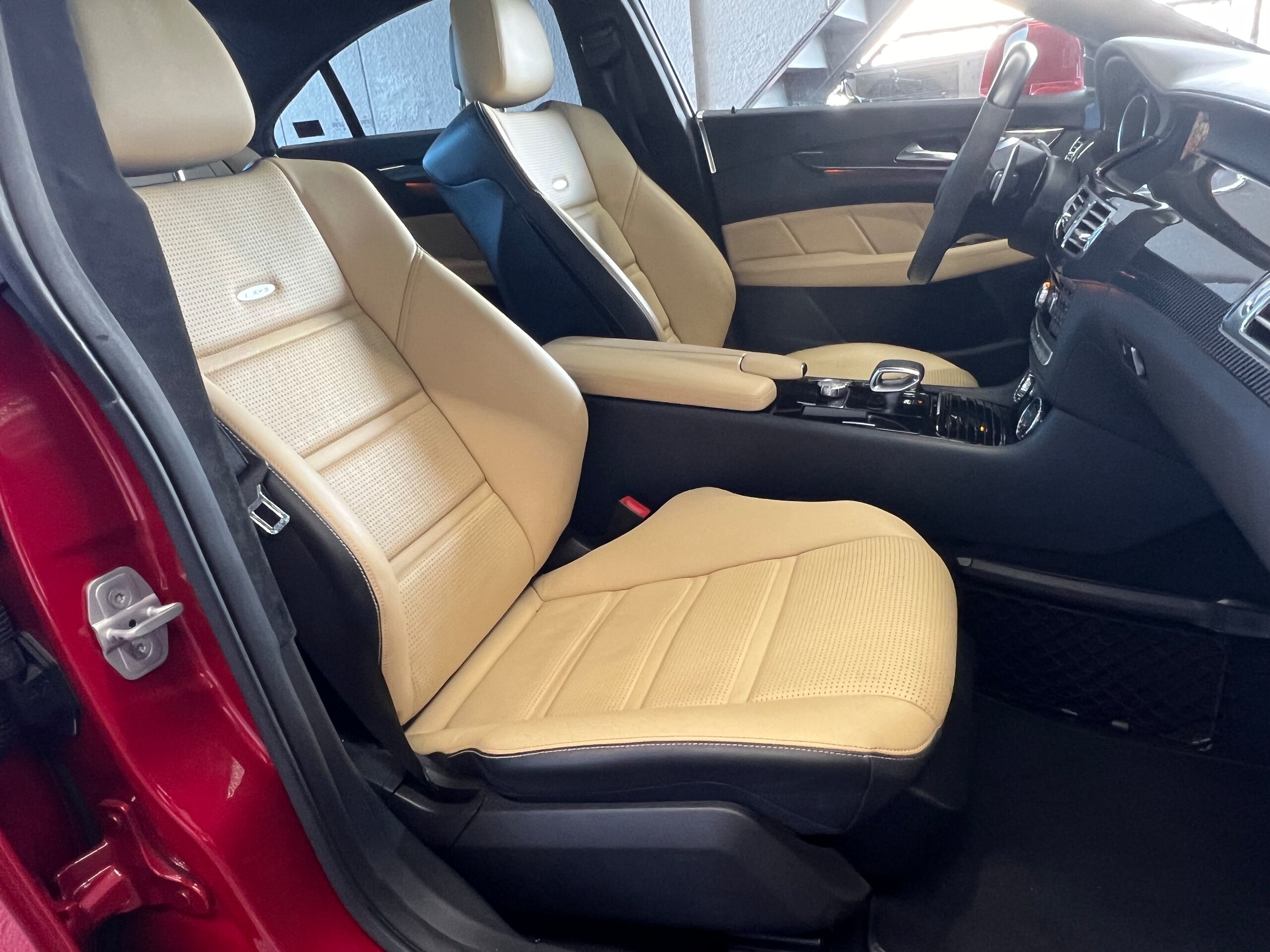 2012 Mercedes Benz CLS63 AMG — Photo 13 / 20
