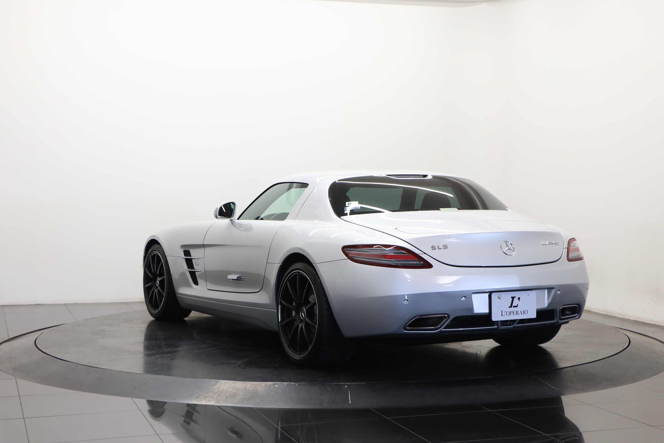 2010 Mercedes Benz SLS AMG — Photo 6 / 21