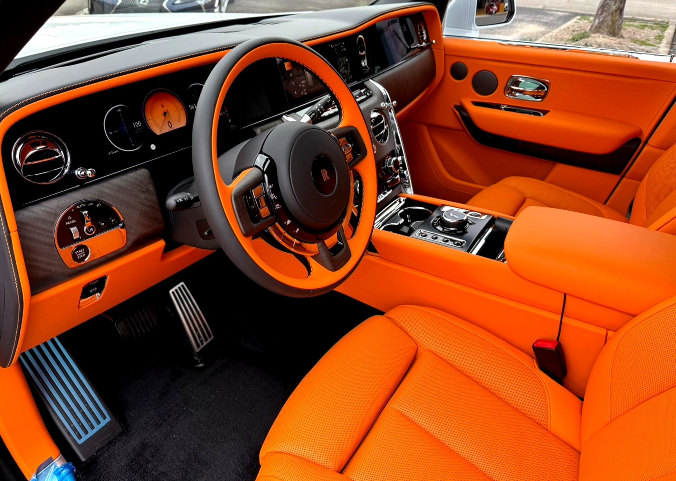2025 Rolls-Royce Cullinan — Photo 9 / 25