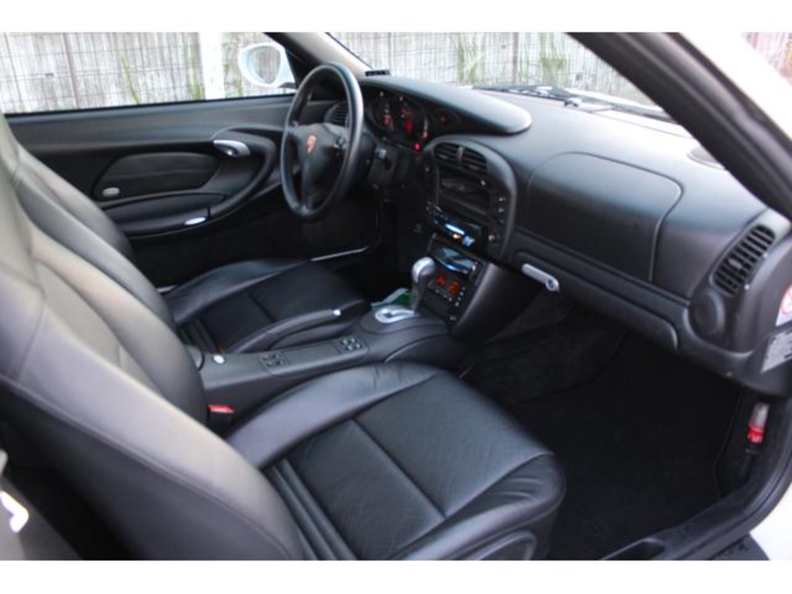 2004 Porsche 911 Carrera — Photo 11 / 20