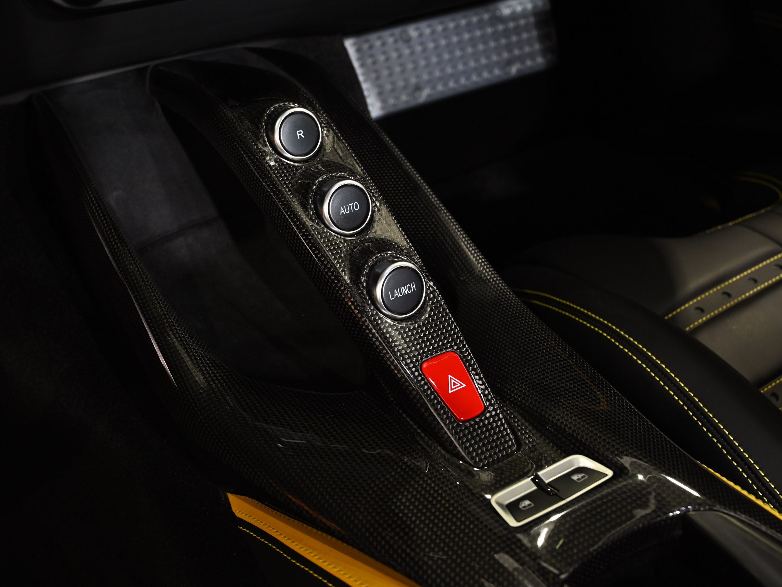 2019 Ferrari 812 Superfast — Photo 15 / 24