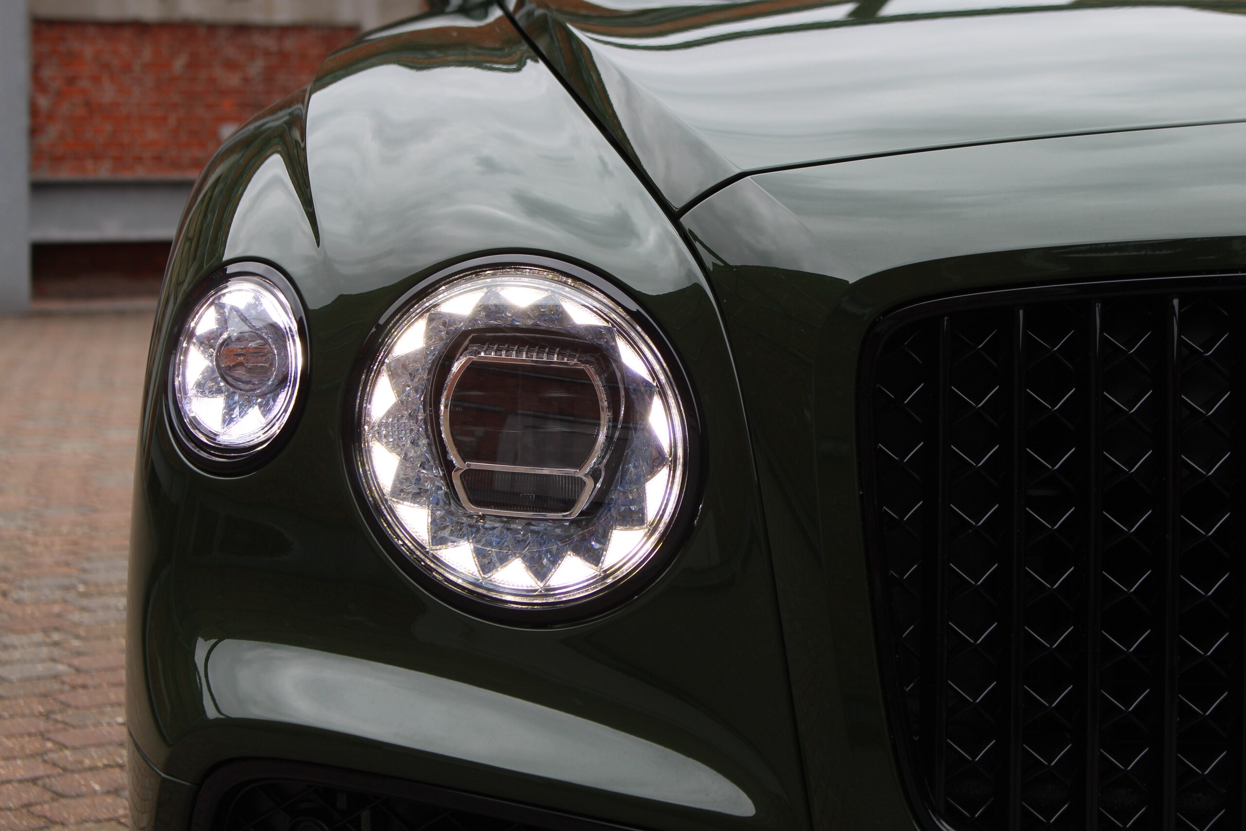 2022 Bentley Flying Spur — Photo 7 / 18