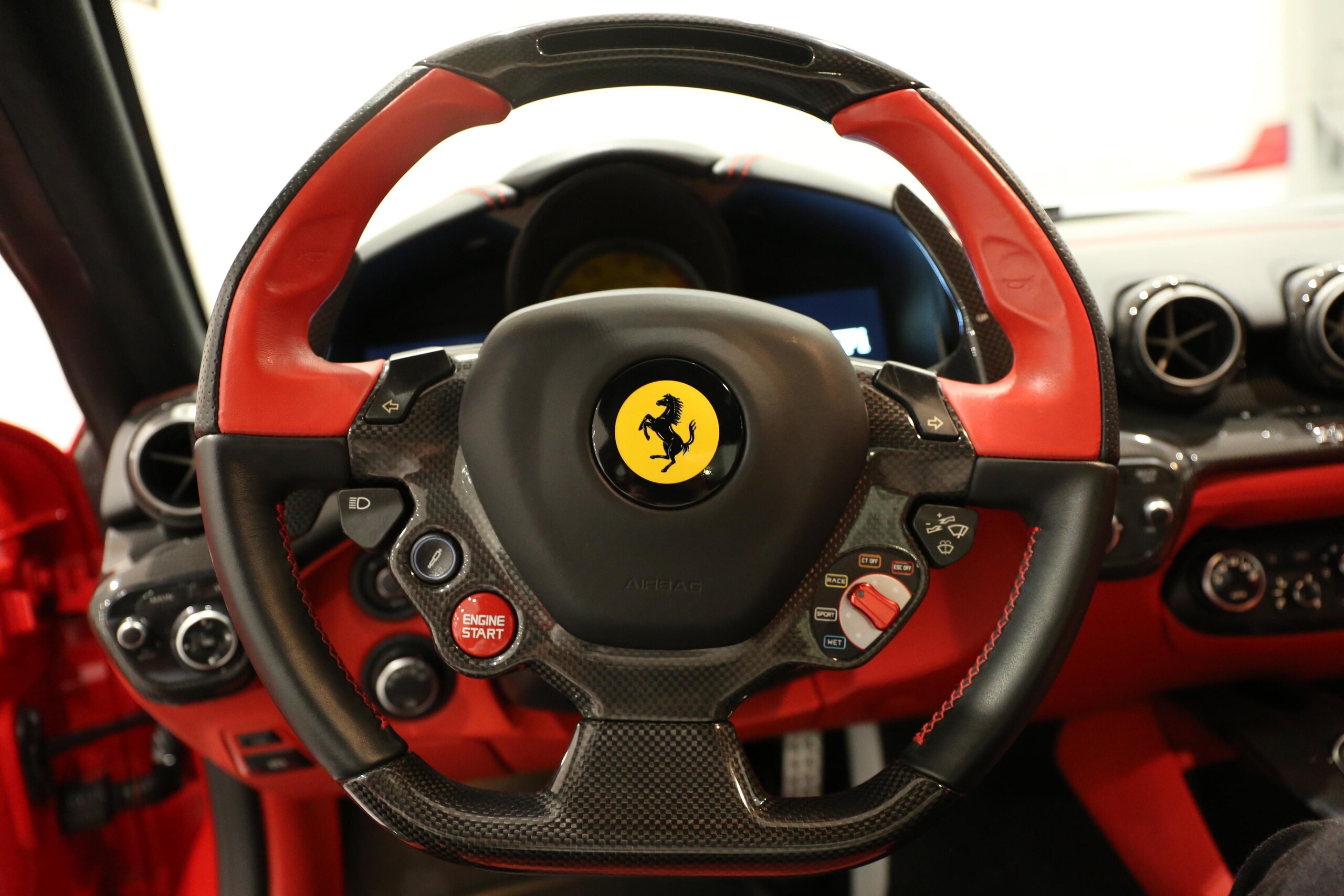 2014 Ferrari F12 Berlinetta — Photo 12 / 20