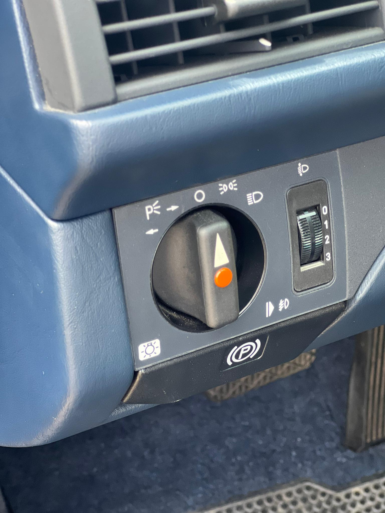 1988 Mercedes Benz 230E — Photo 19 / 29