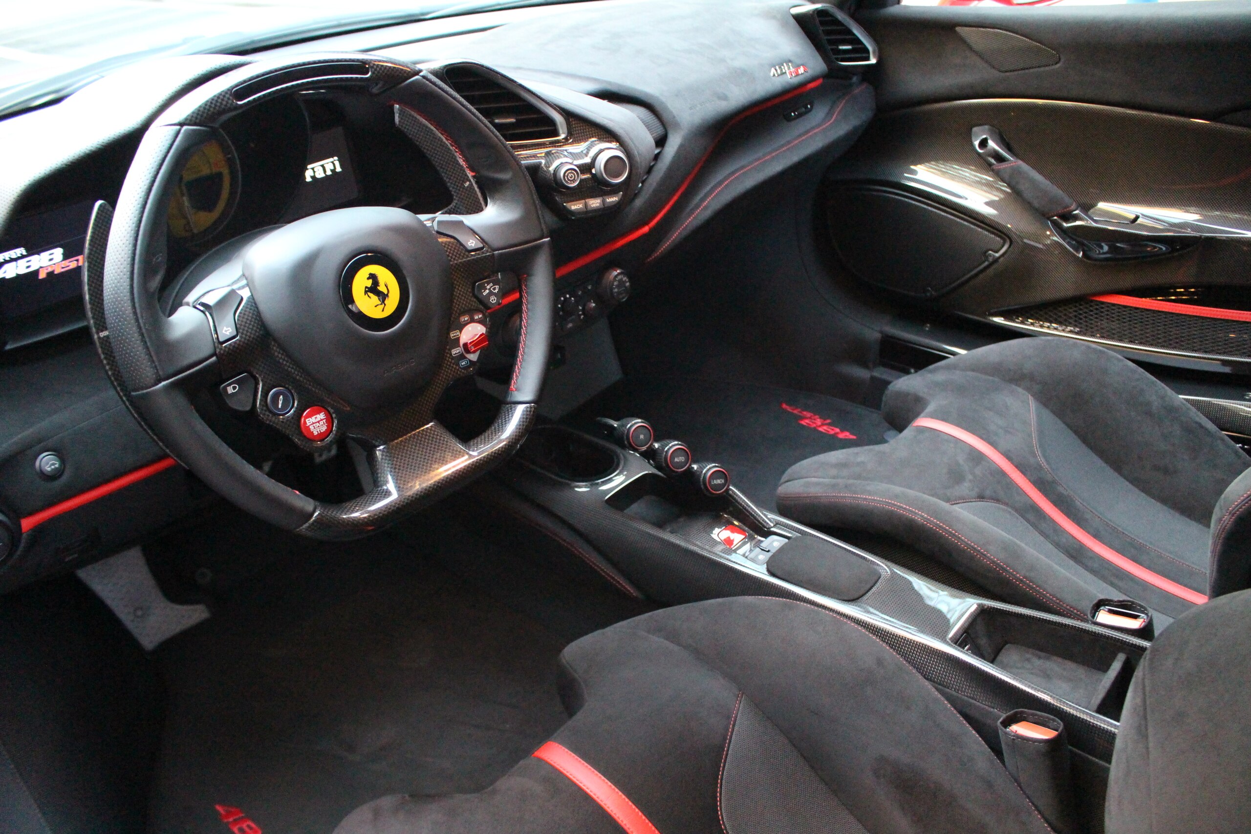 2019 Ferrari 488 Pista — Photo 6 / 14