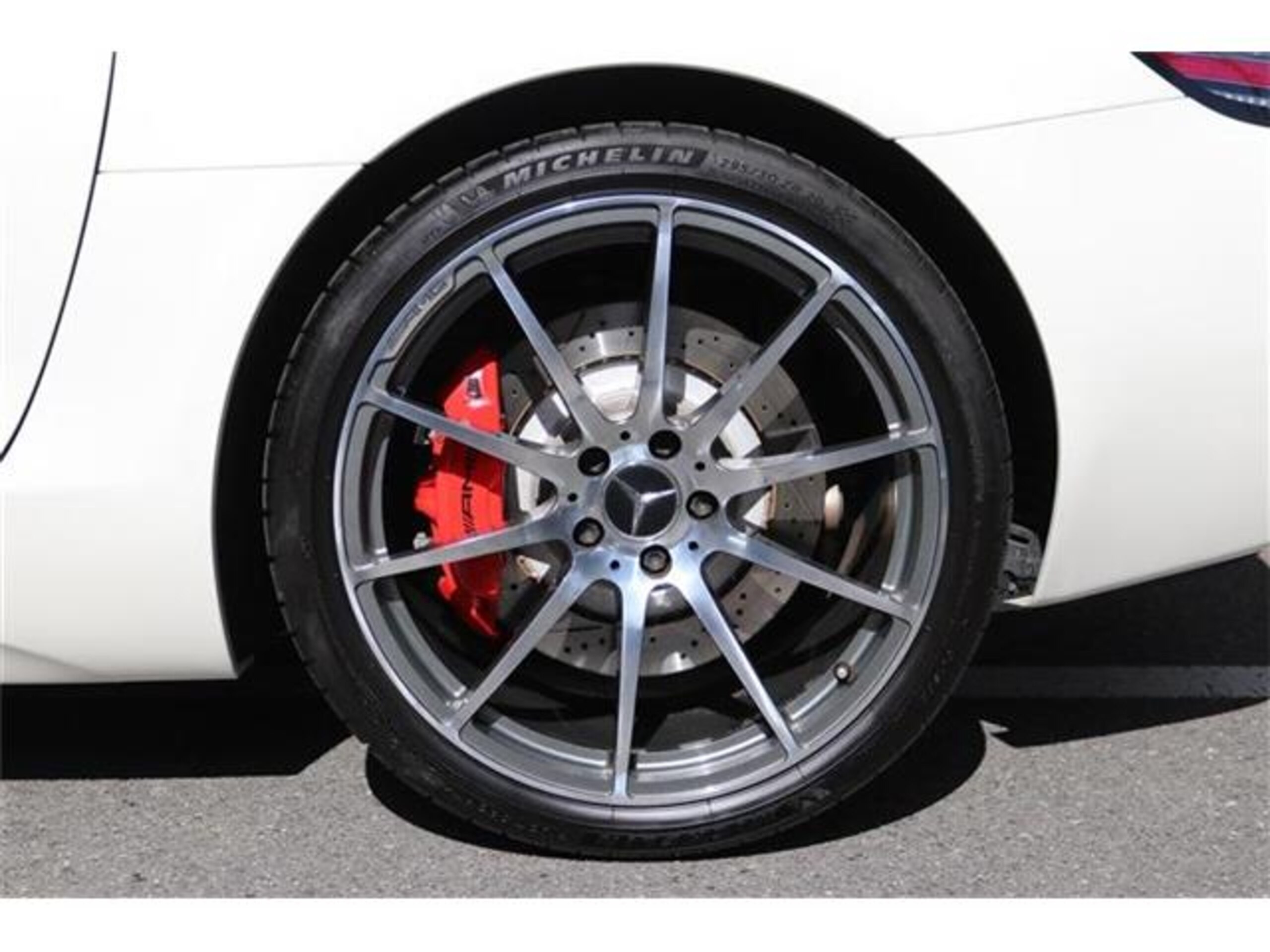 2013 Mercedes Benz SLS AMG Roadster — Photo 13 / 15