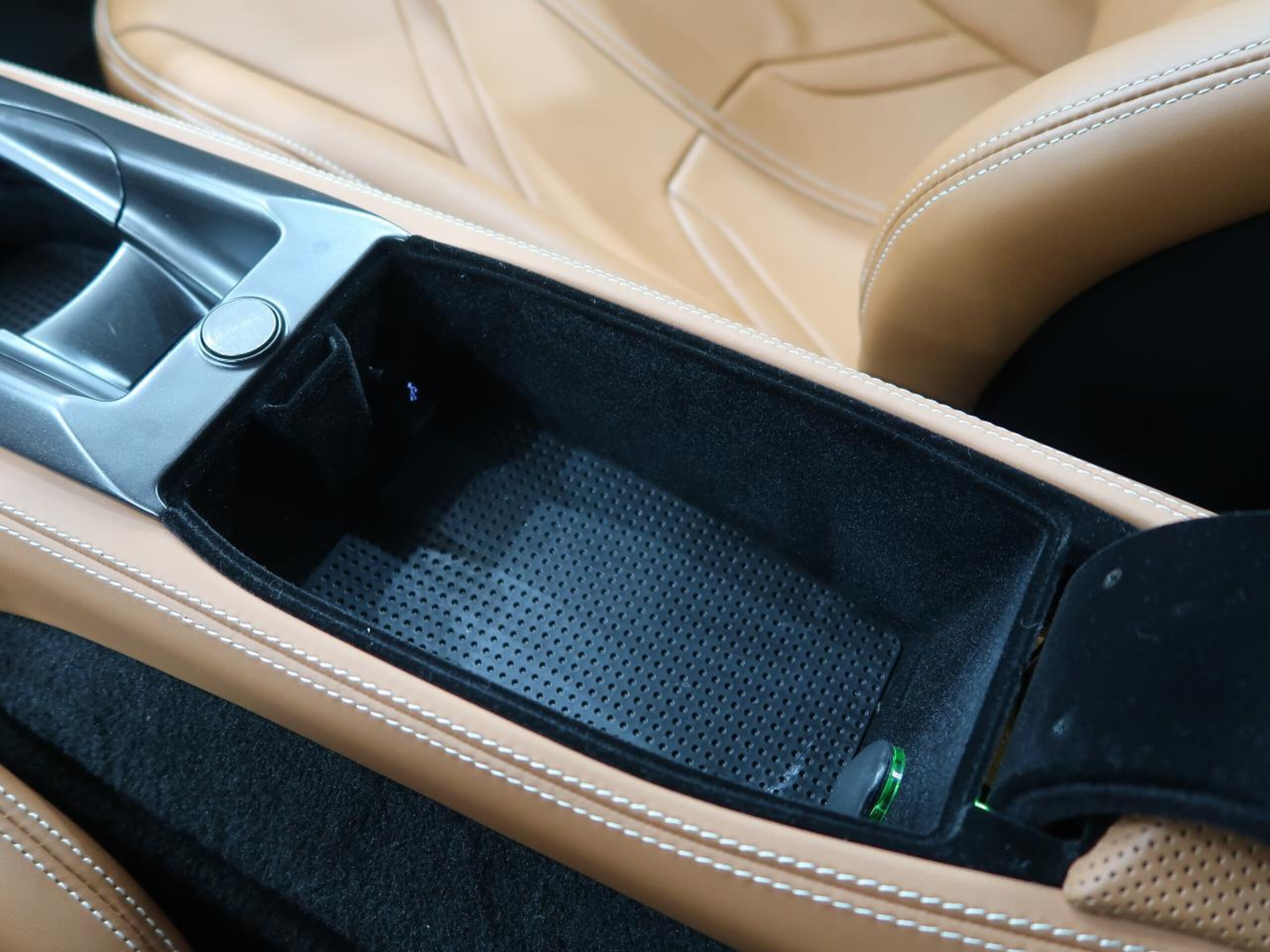 2018 Ferrari 812 Superfast — Photo 32 / 51
