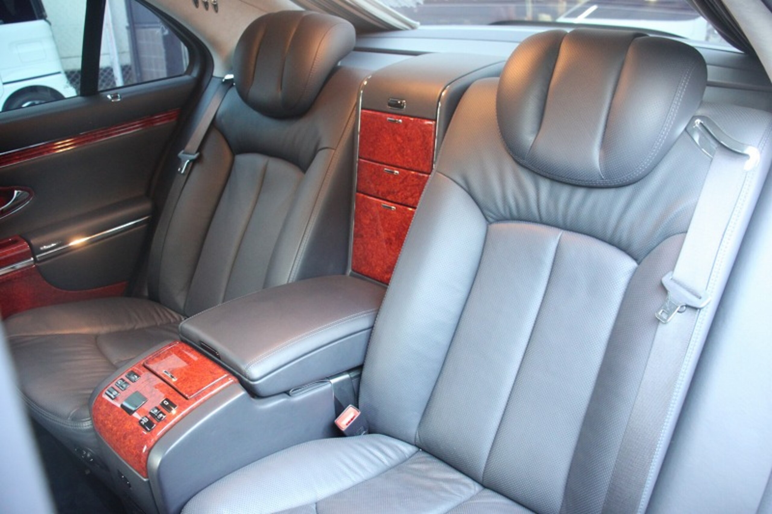 2005 Mercedes Benz Maybach 57 — Photo 22 / 33