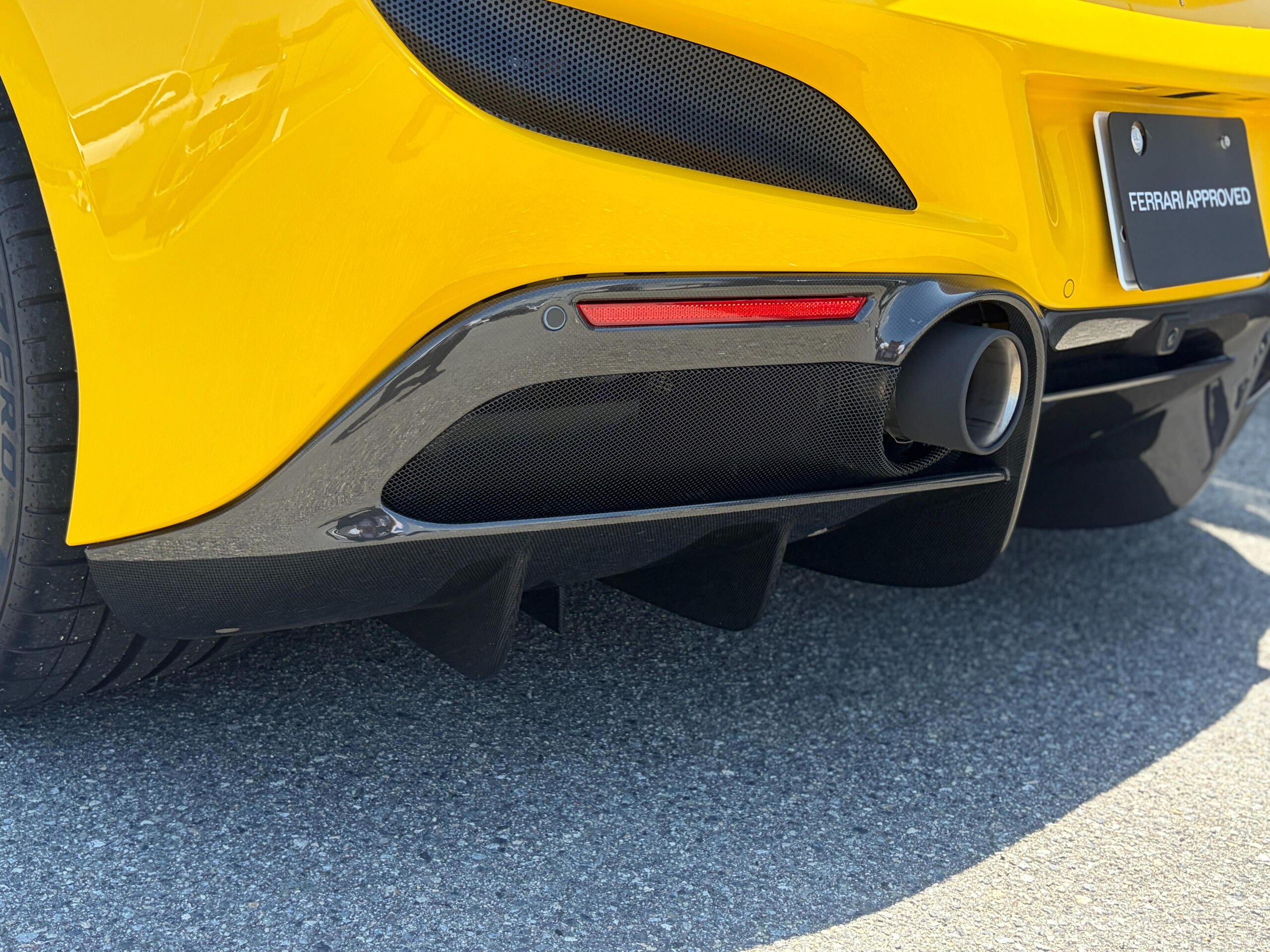 2021 Ferrari F8 Spider — Photo 22 / 37